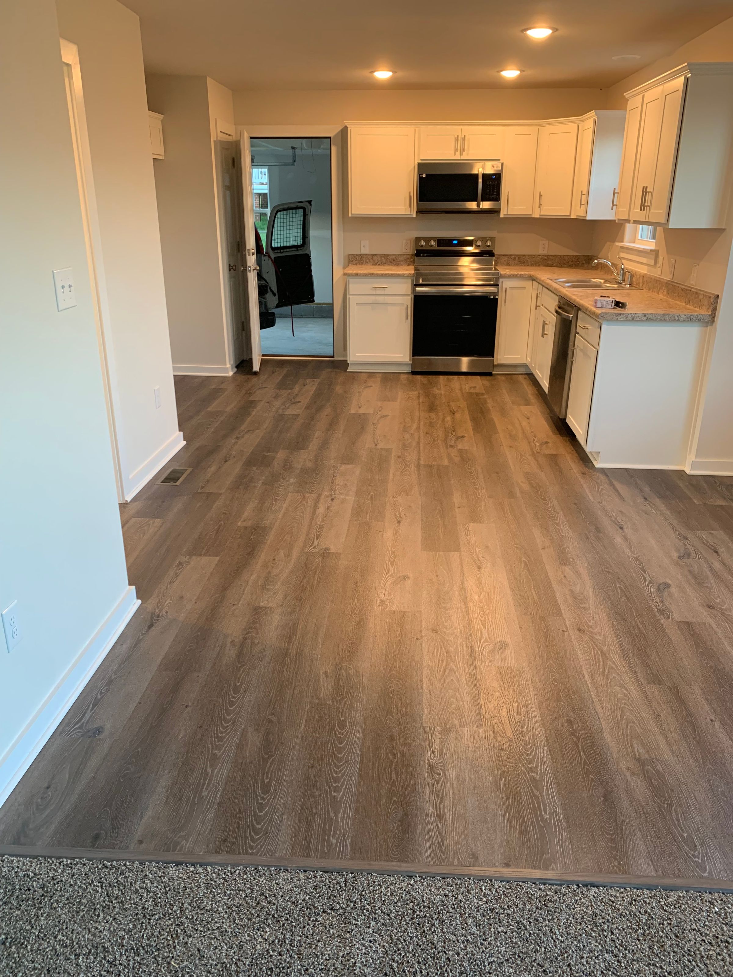 AMMCFLOORINGLLC | Flooring & Carpet Installation in Virginia's image