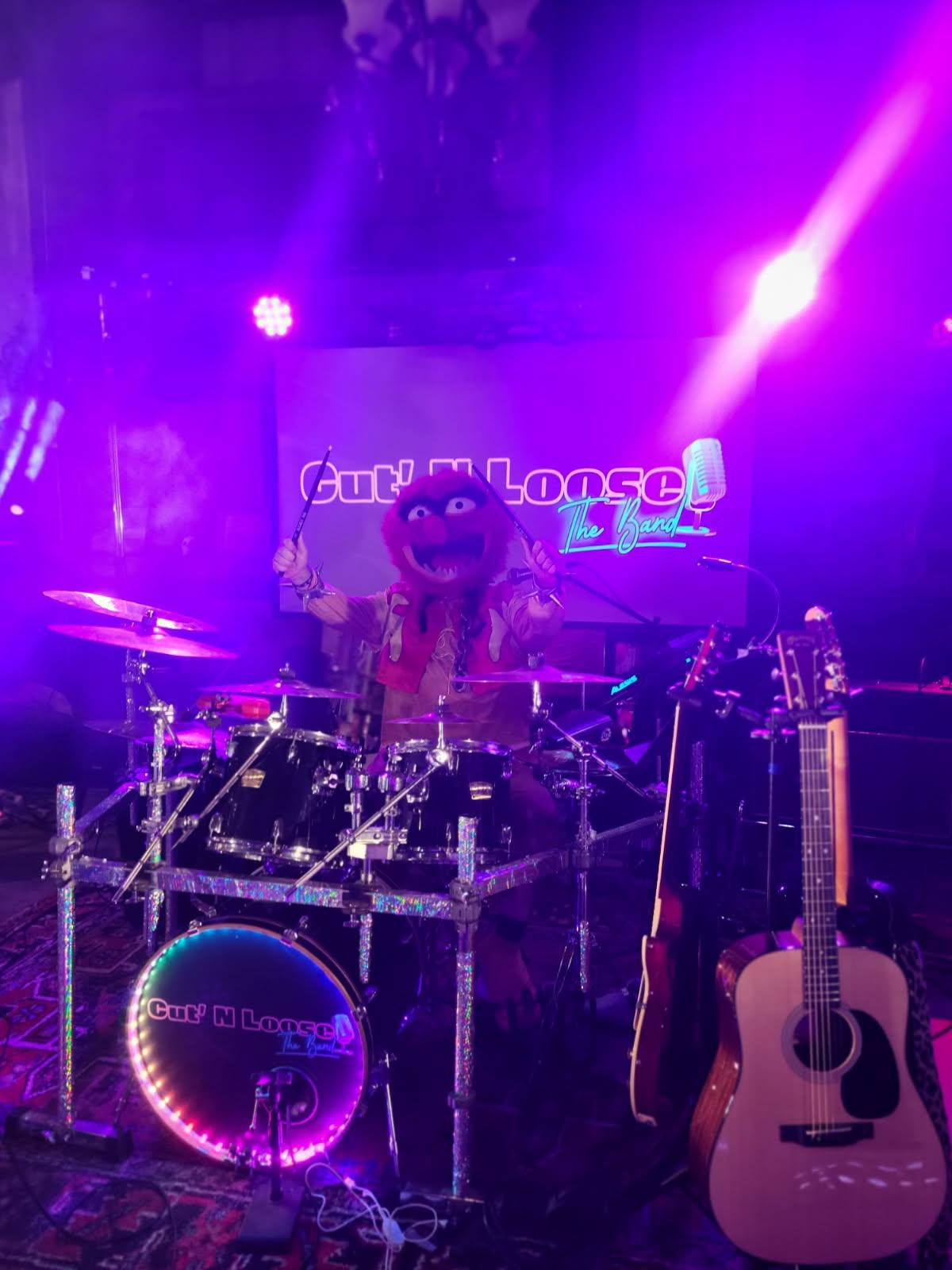 Cut' N Loose's image