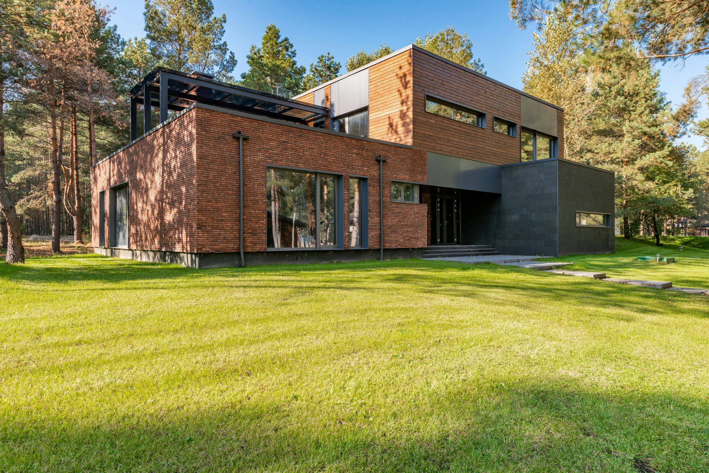 Livingston Landscapes's image