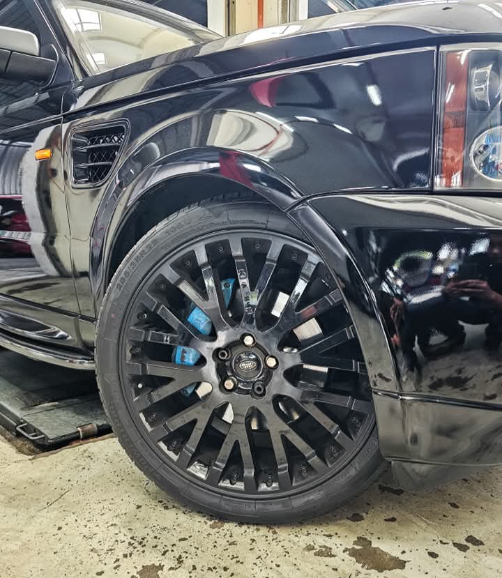 FAST LAP GARAGE's image