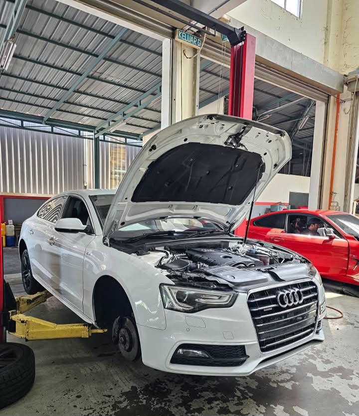 FAST LAP GARAGE's image