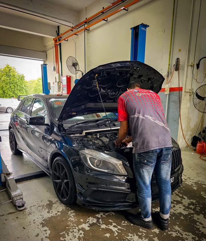 FAST LAP GARAGE's image