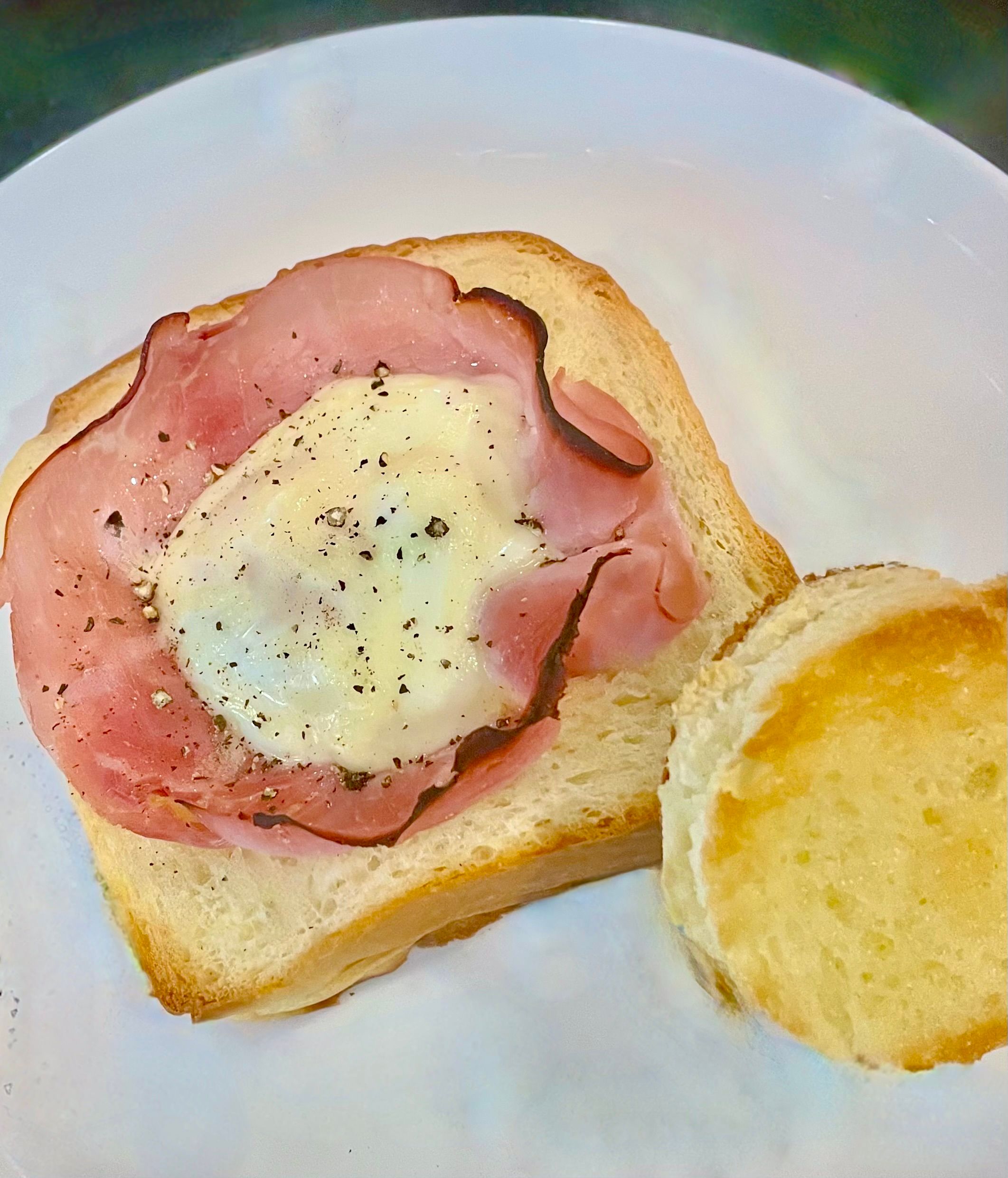Eggs and Ham in a Hole