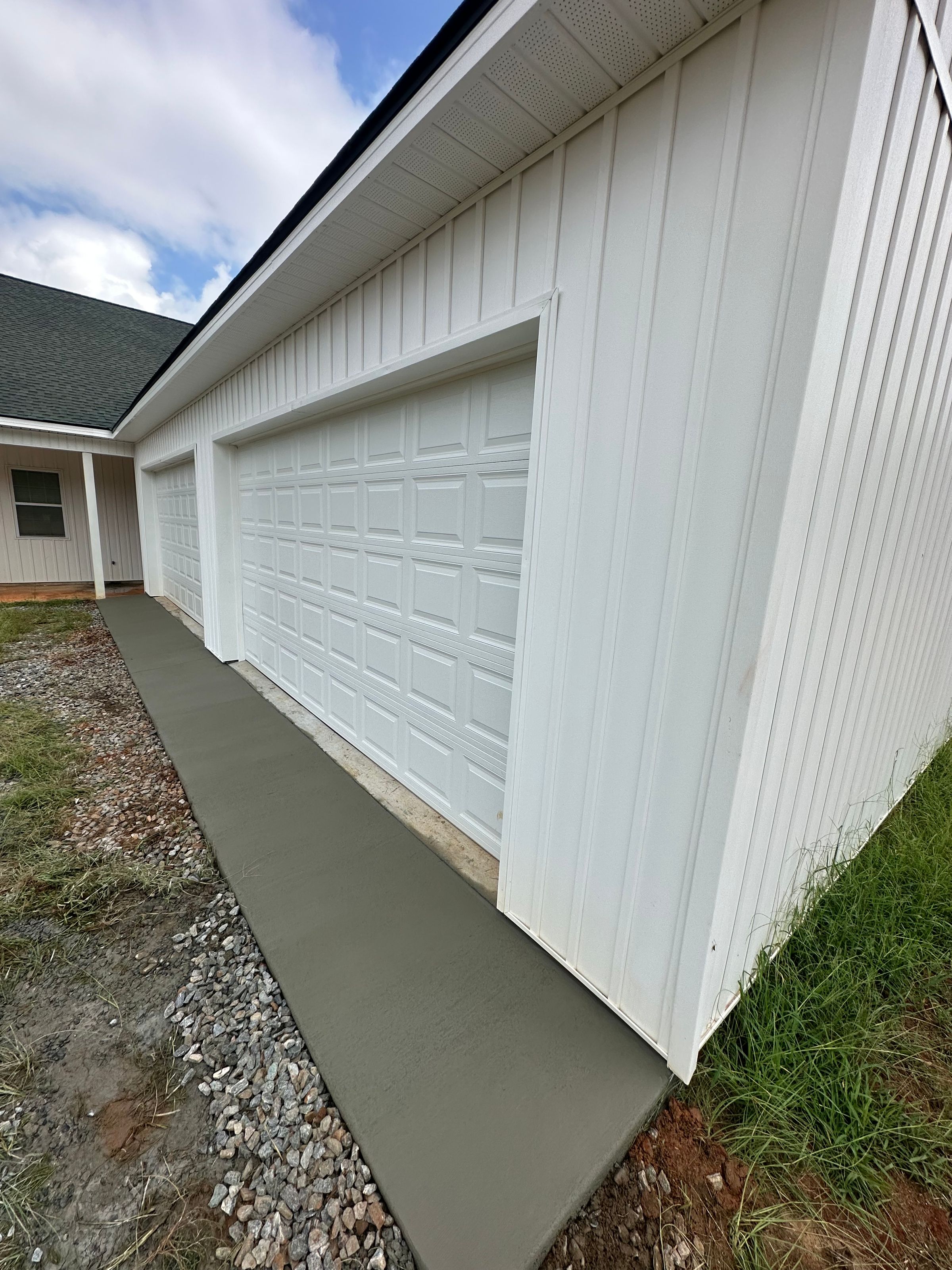 Garage concrete/Siding
