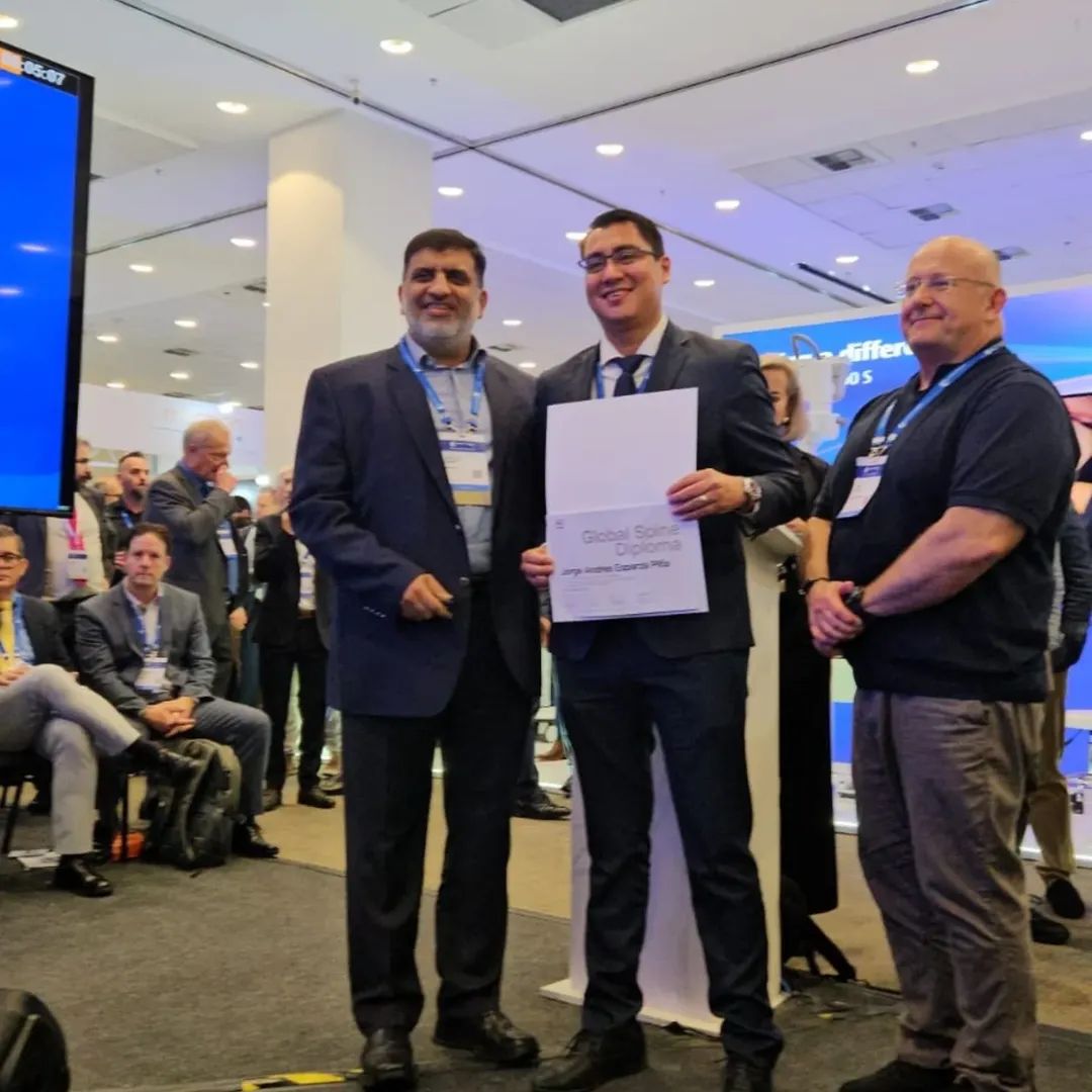 Dr Andres Esparza/ Traumatologo & Spinesurgeon's image