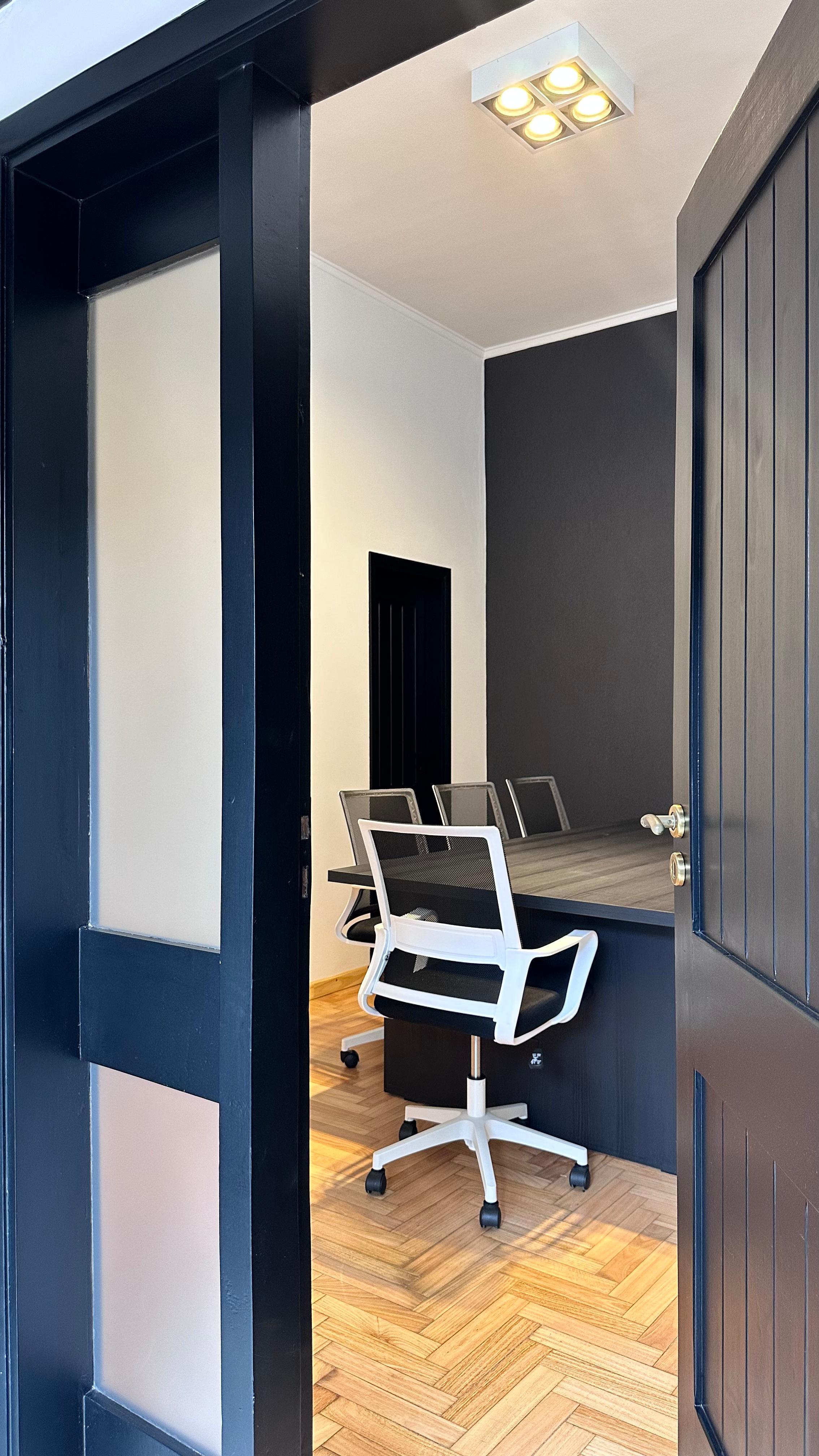 Espacios de Trabajo Modernos: Oficinas Privadas, Salas y Más's image