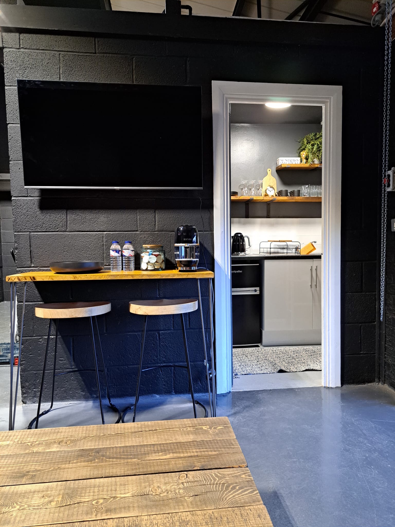 Painting & Plastering Services Luxe Brush LTD London's image