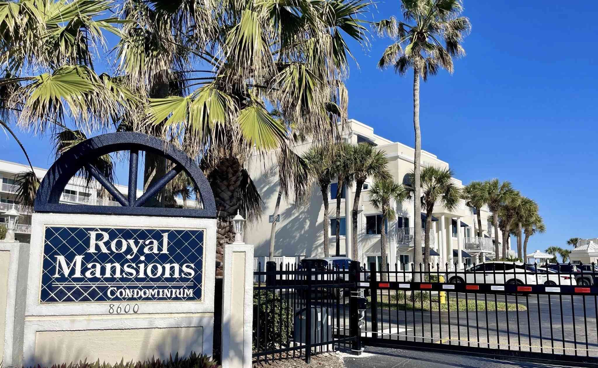 Royal Mansions On The Sunny Side's image