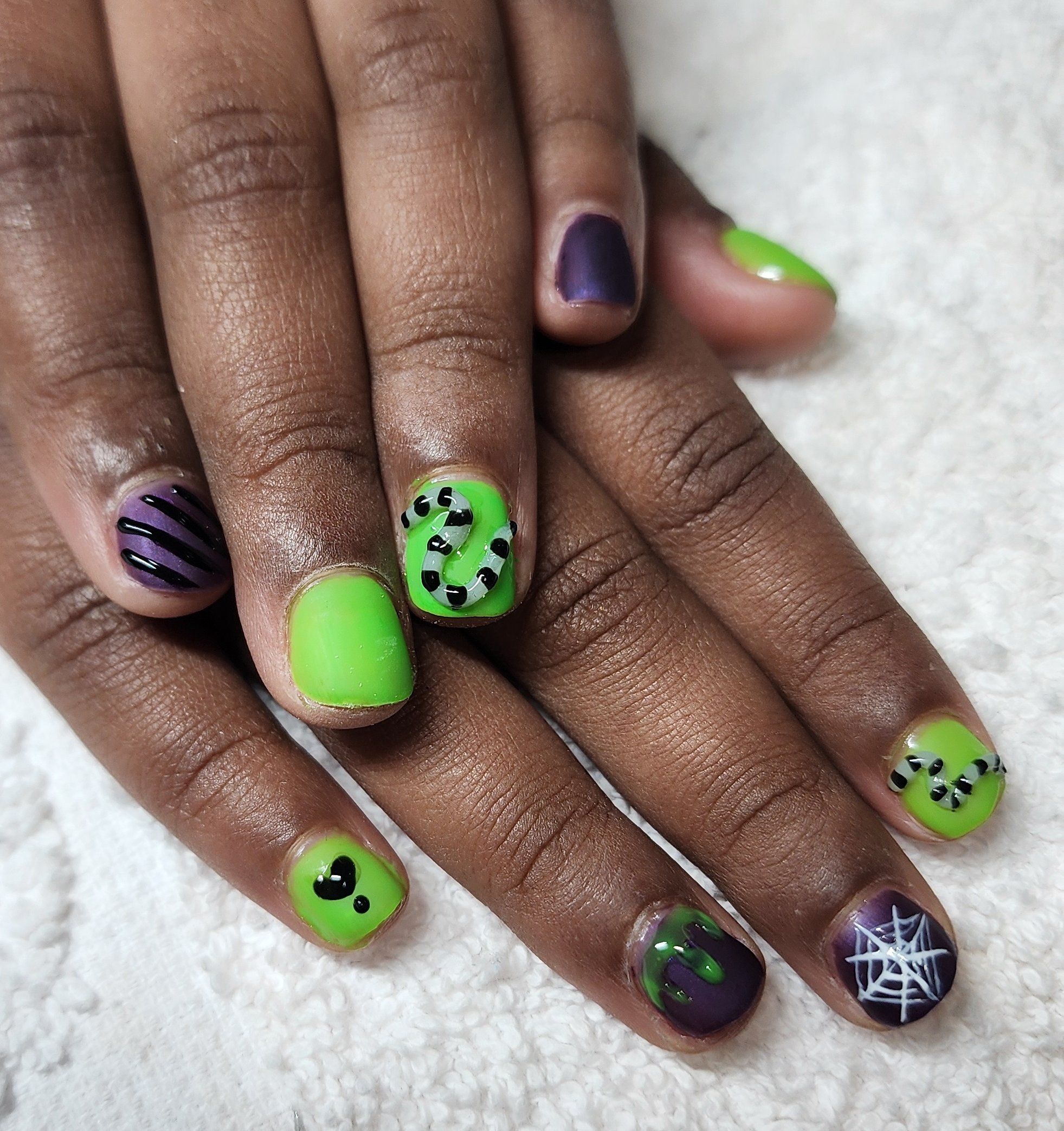 THEE NAIL HIVE's image