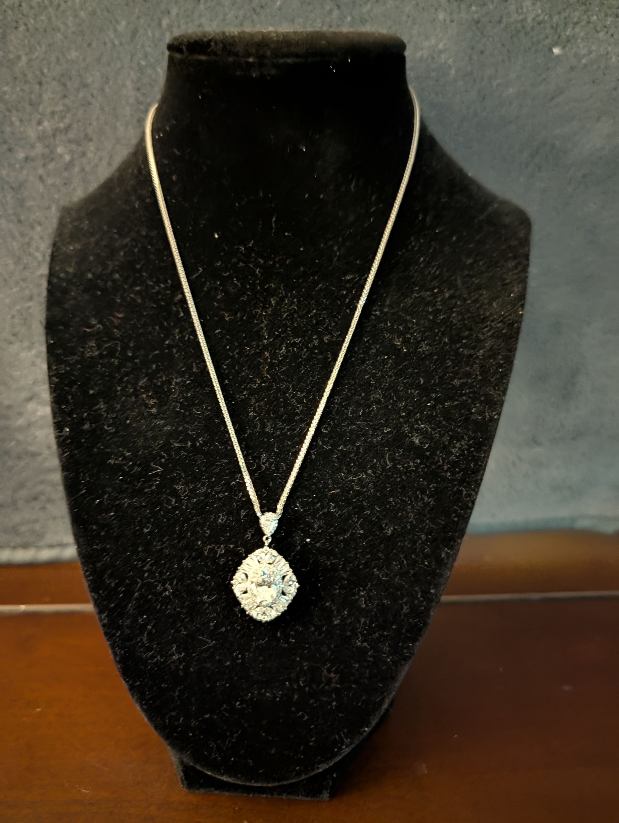 Swan Jewelz's image