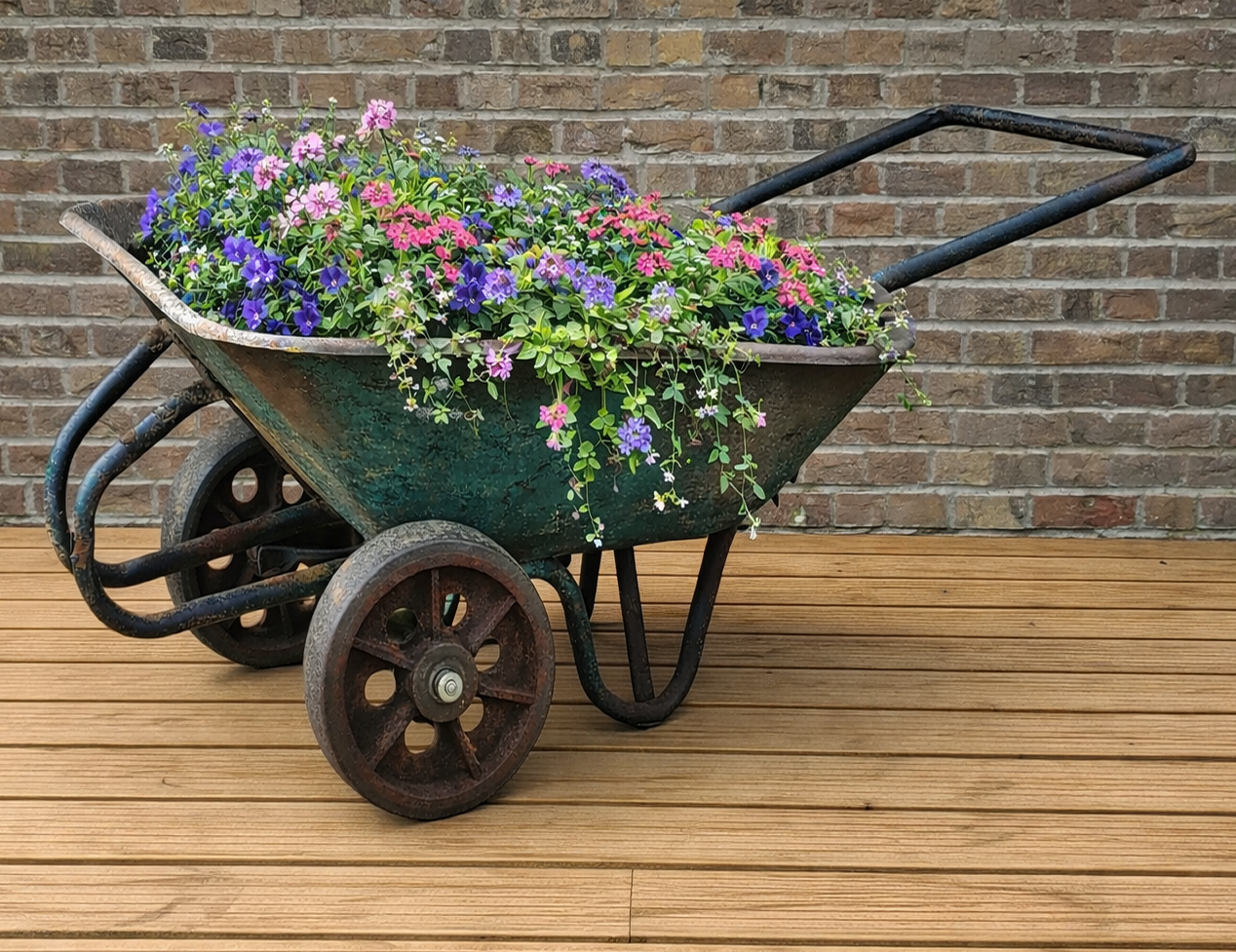 Architectural planters's image