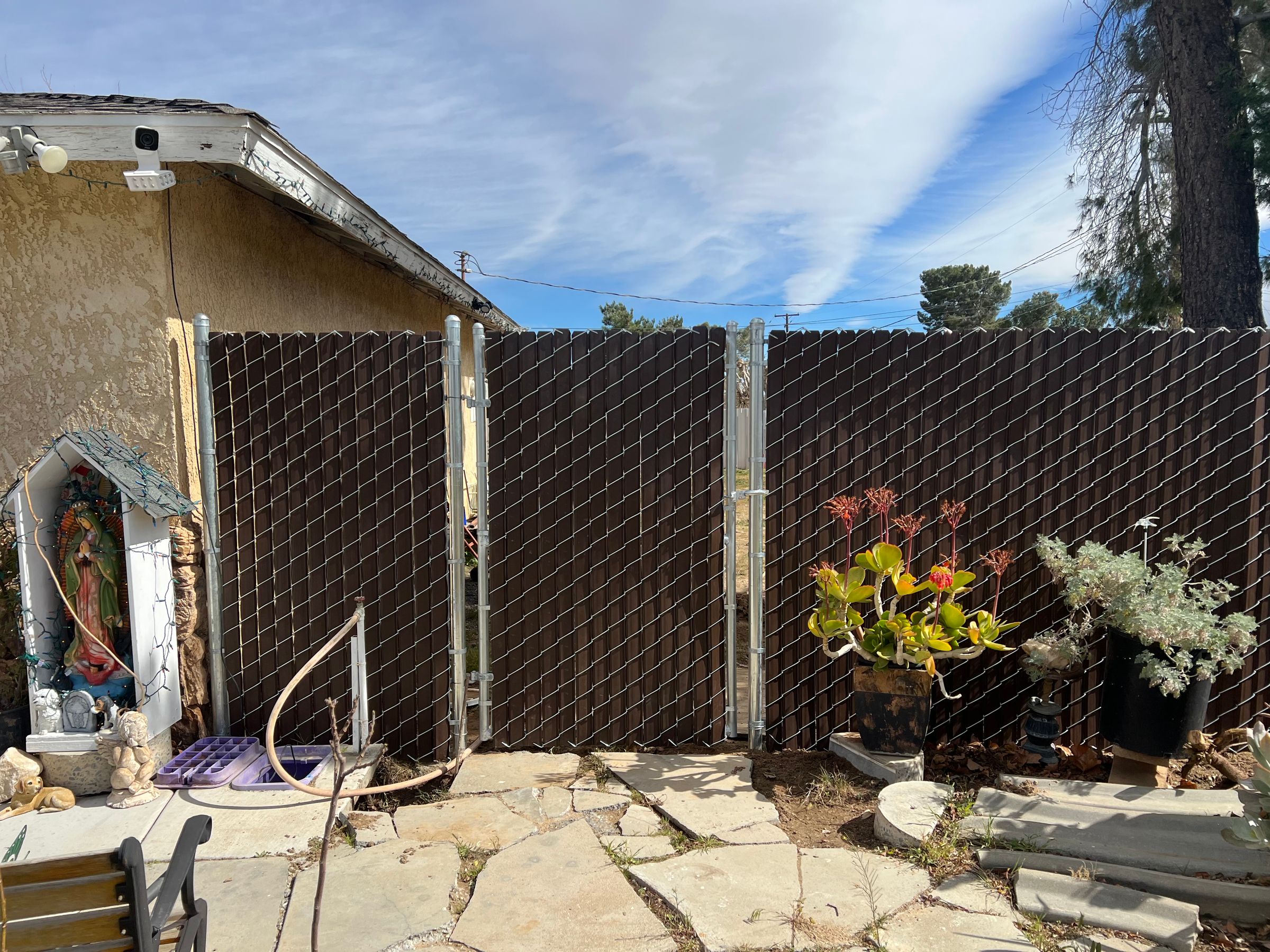 Privacy chain link walk gate