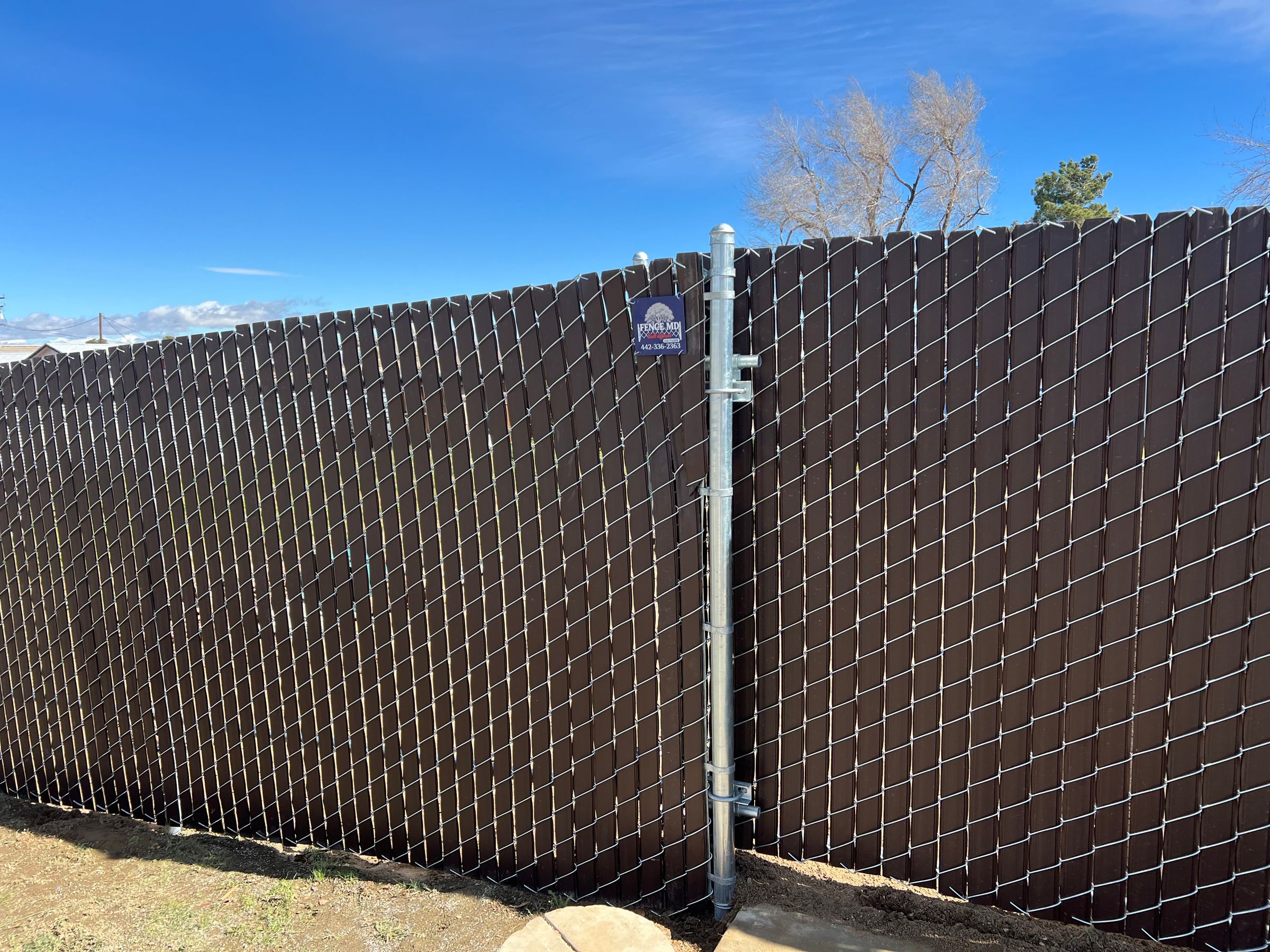 Privacy chain link roll gate