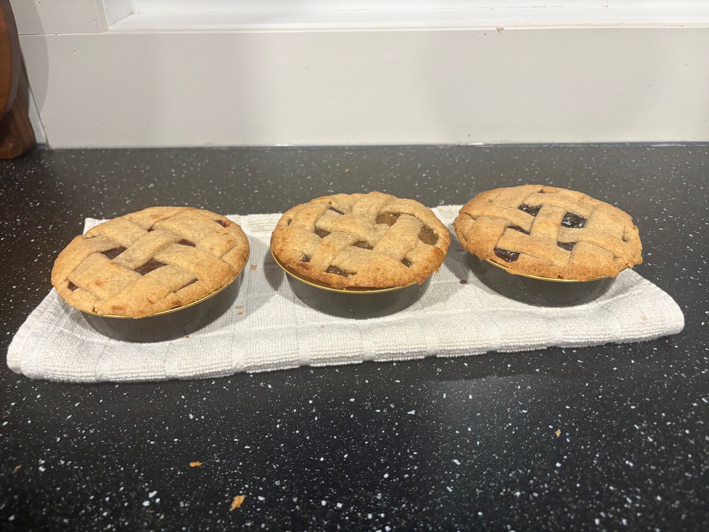 Apple, cherry & blueberries pie