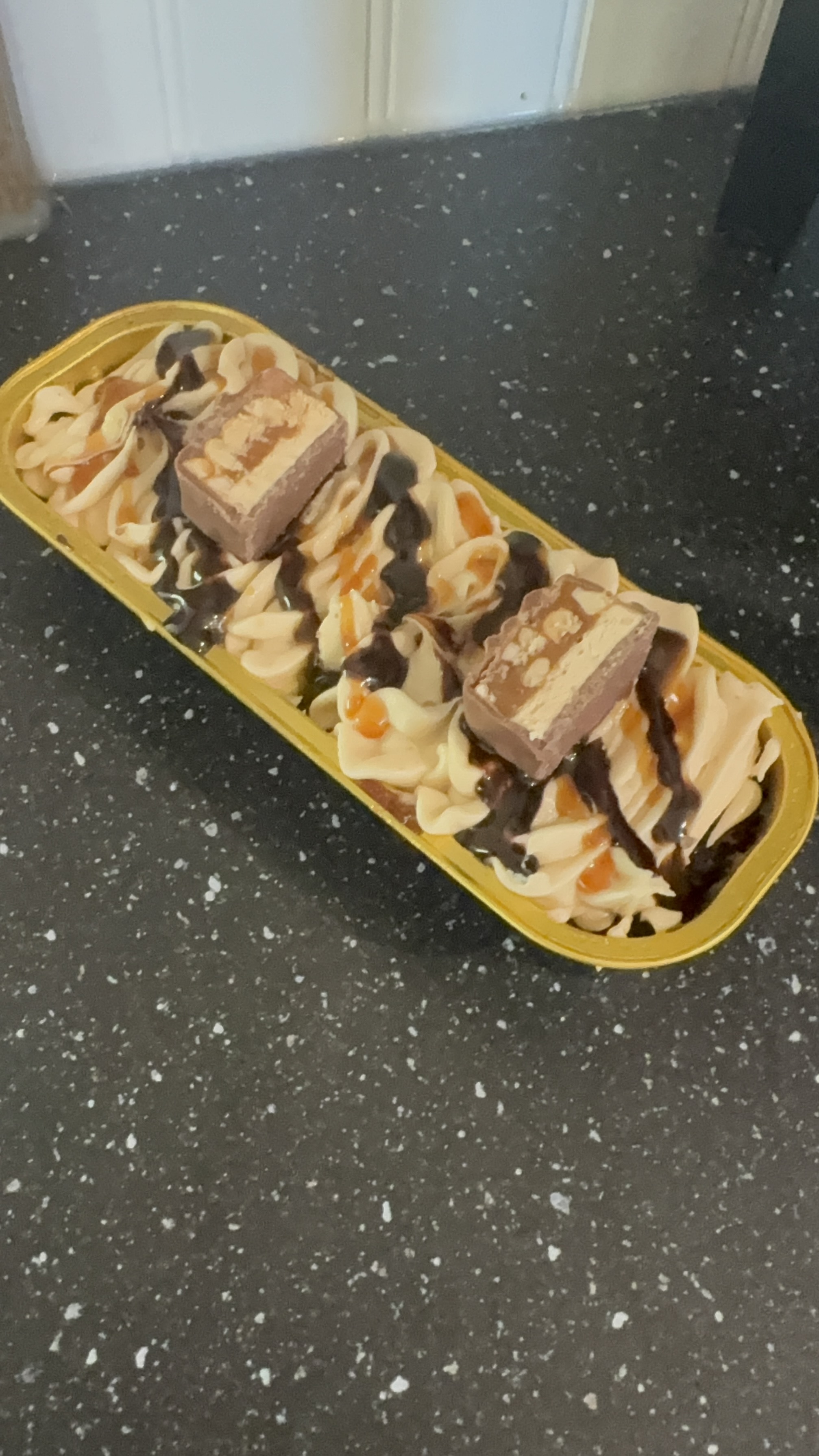 Snickers mini cake