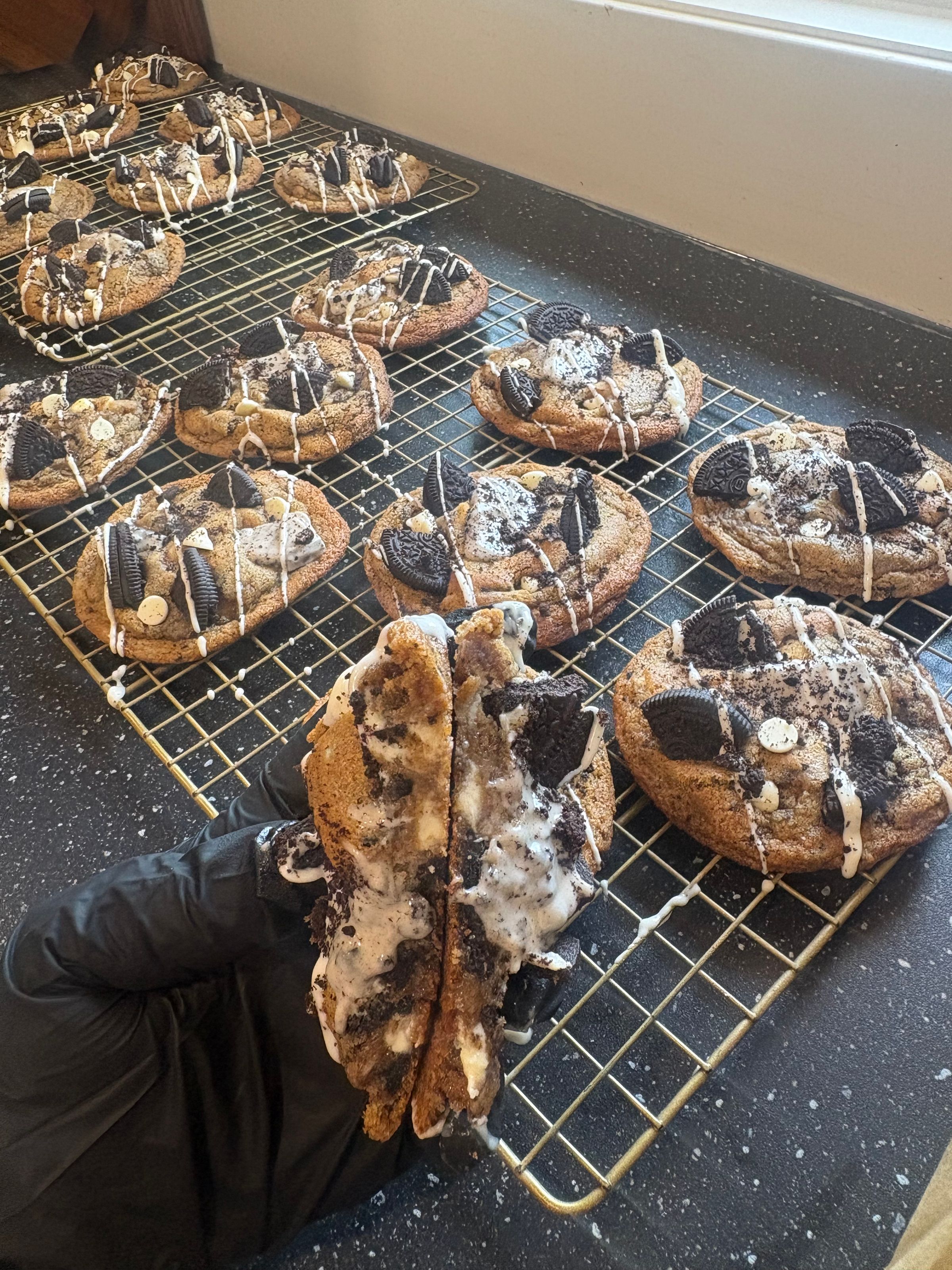 Cookies & cream cookies