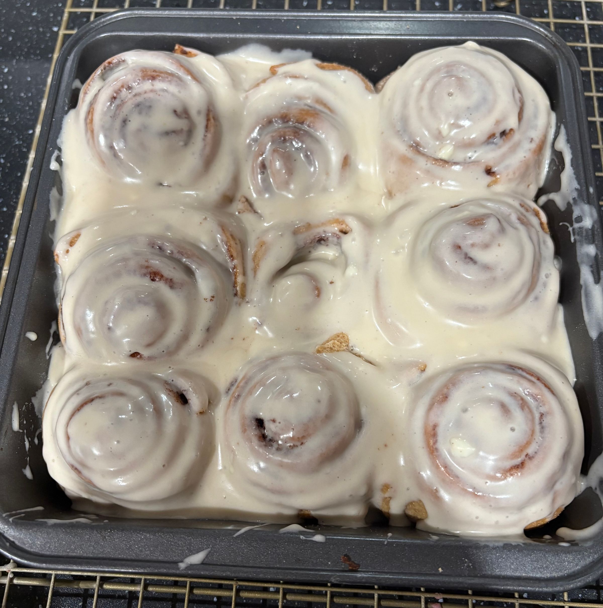 Cinnamon rolls with cream cheese frosting 