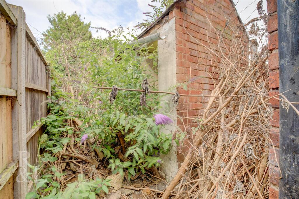 Discreet Property Sales Limited's image
