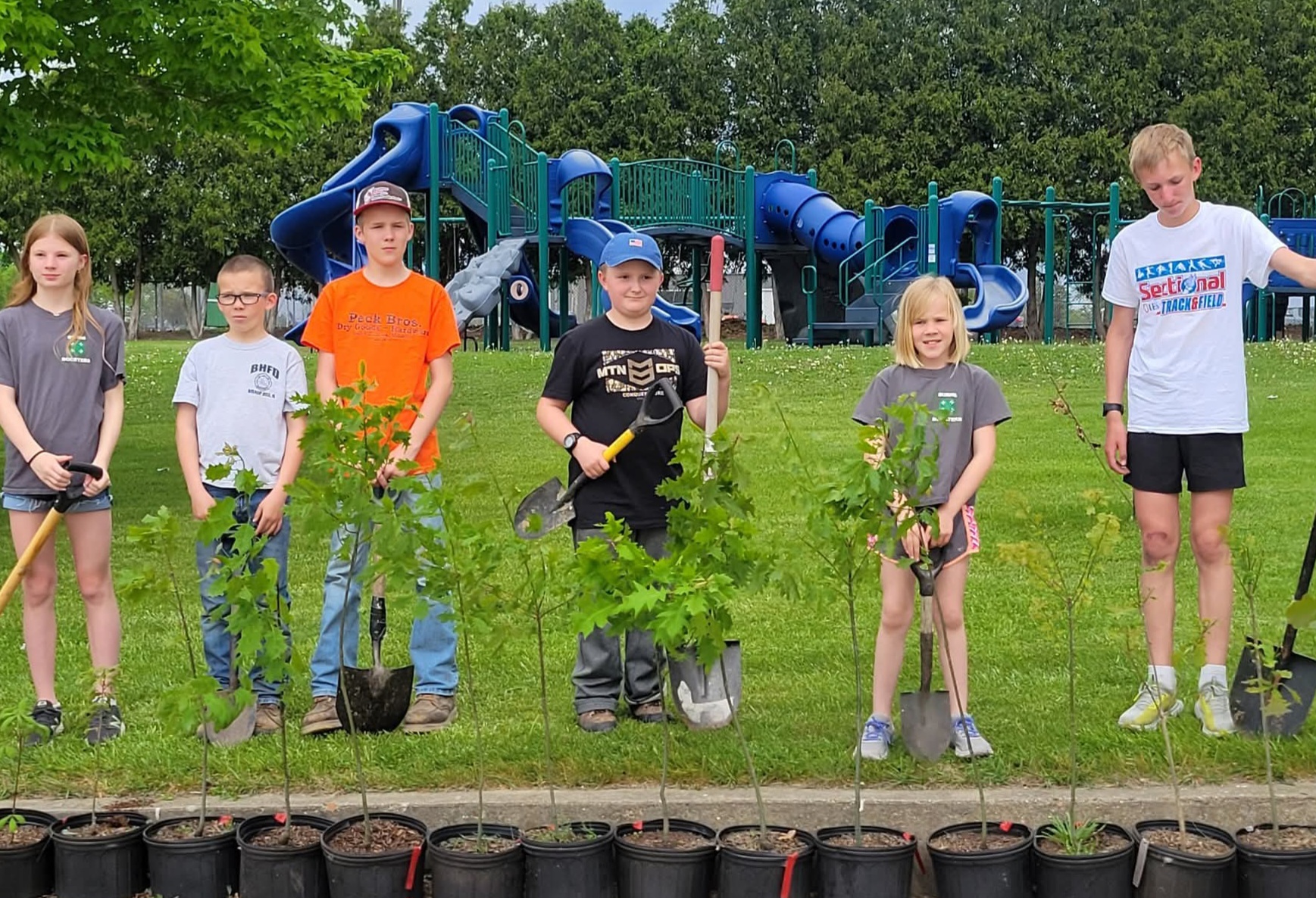 Oak savannah 4H planting at the Galva Park District