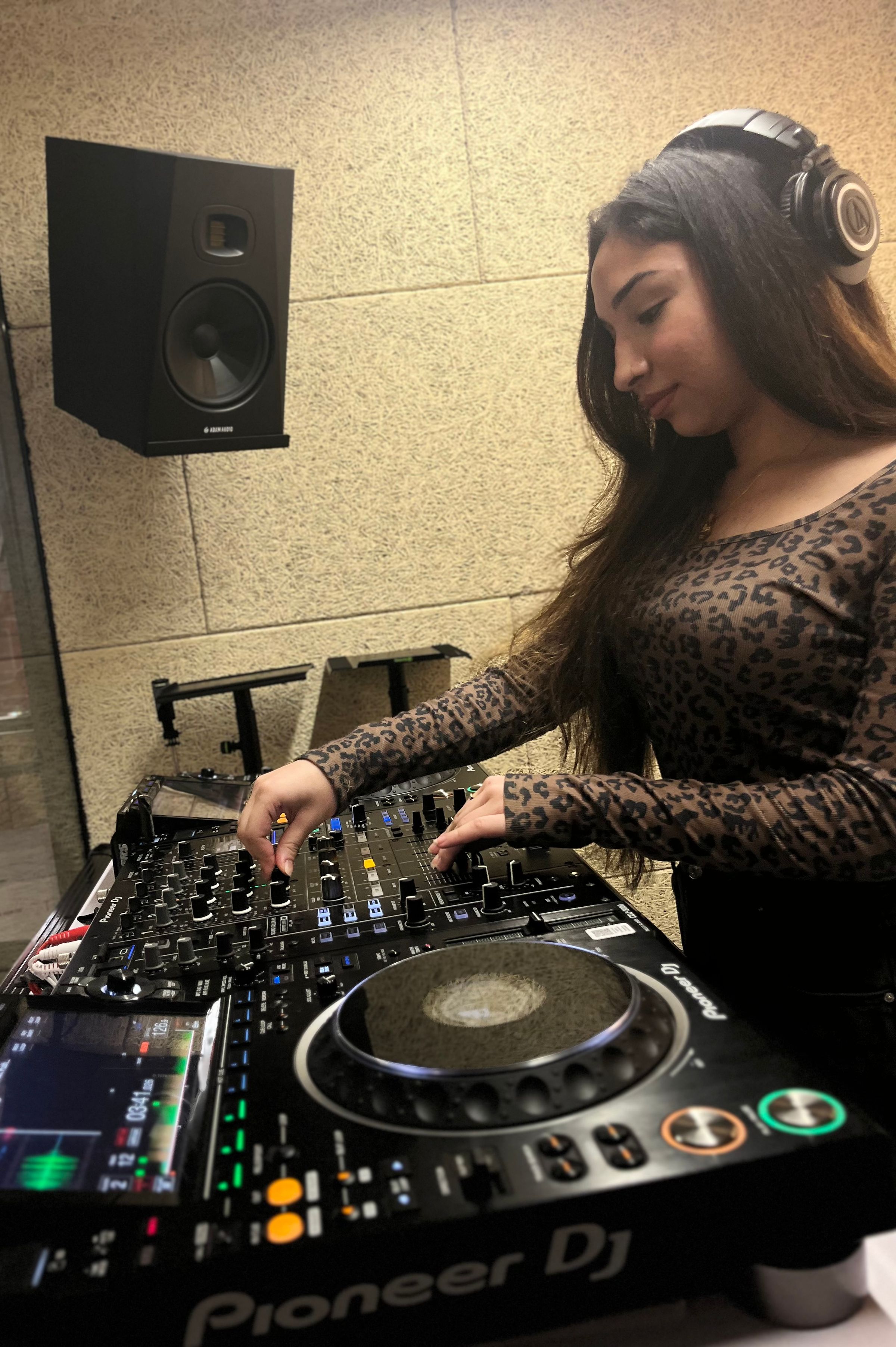 Female DJ in Dubai for Parties & Events | DJ Raven Dxb's image
