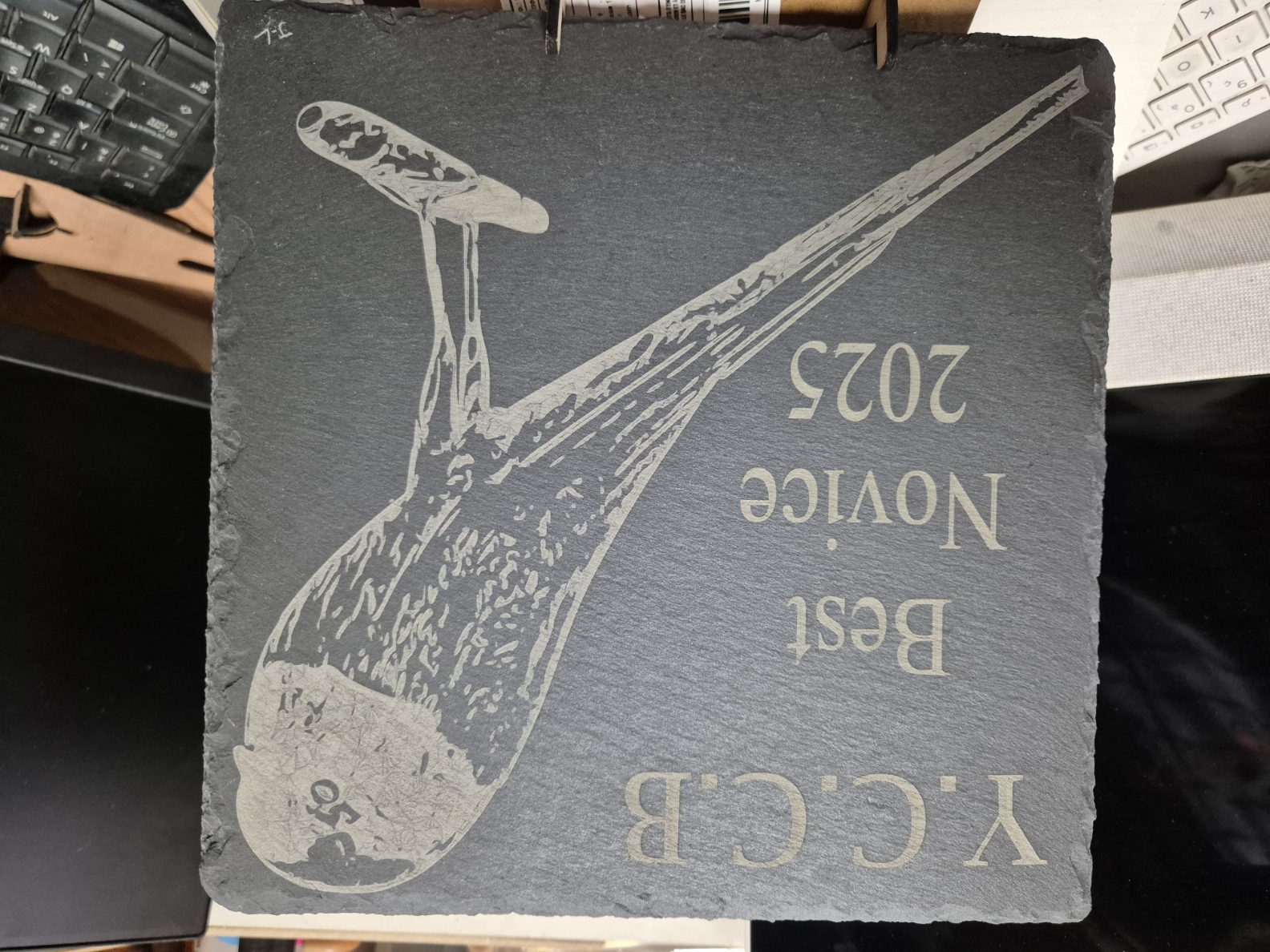 Ardoise pour société d'oiseaux en Italie