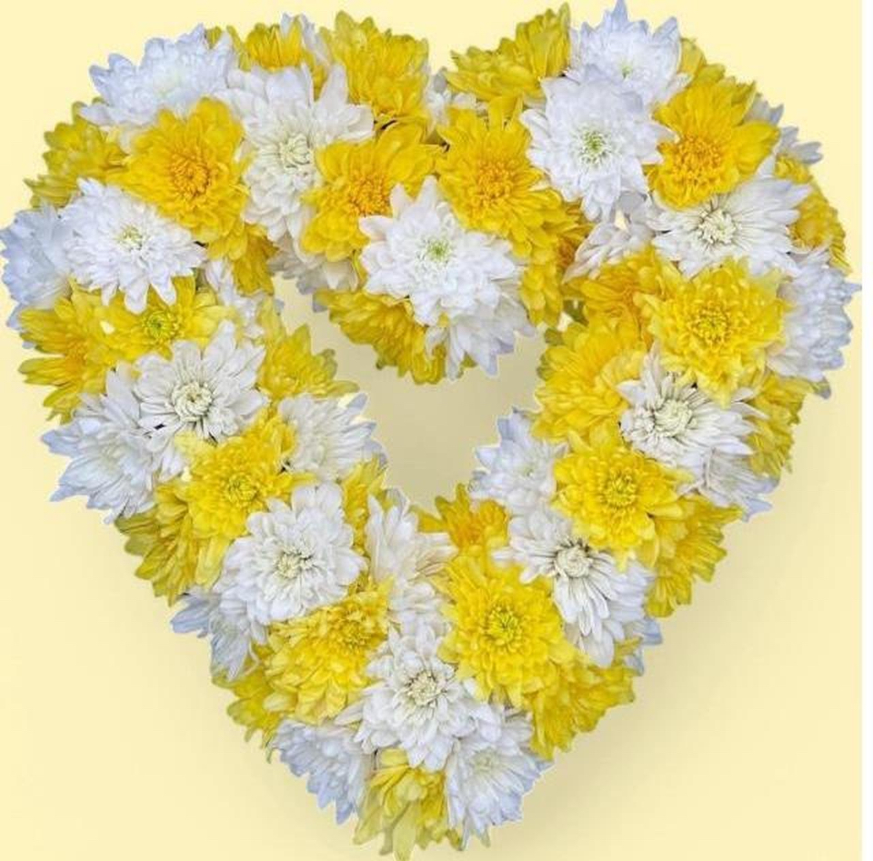 Fresh flower heart £28