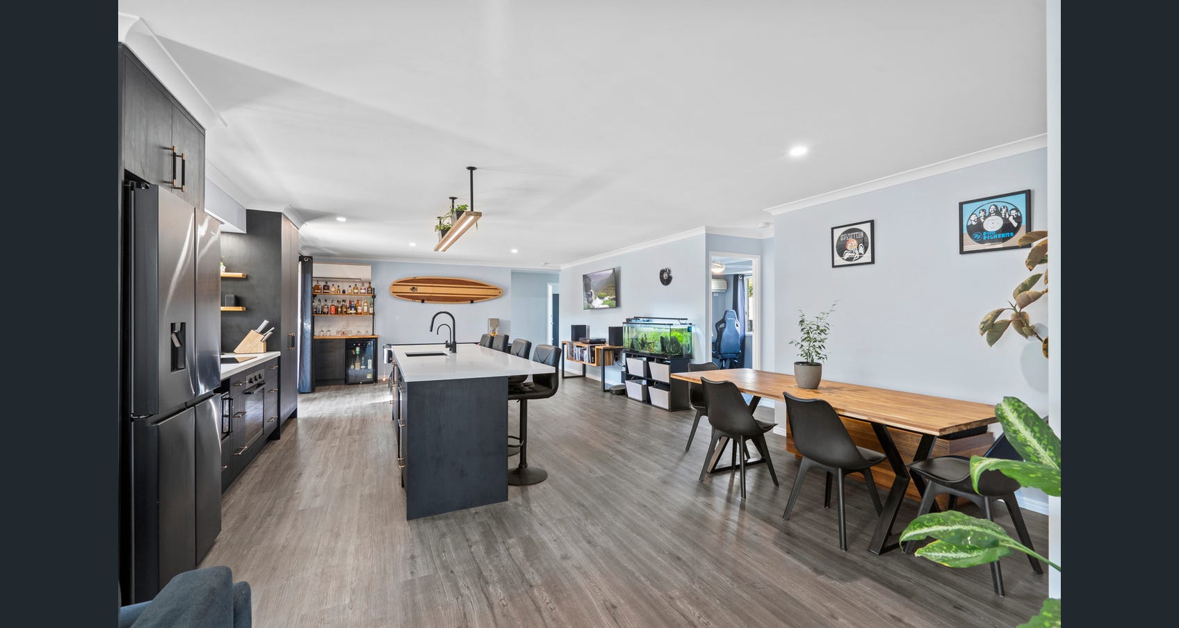 Silver's customs's image