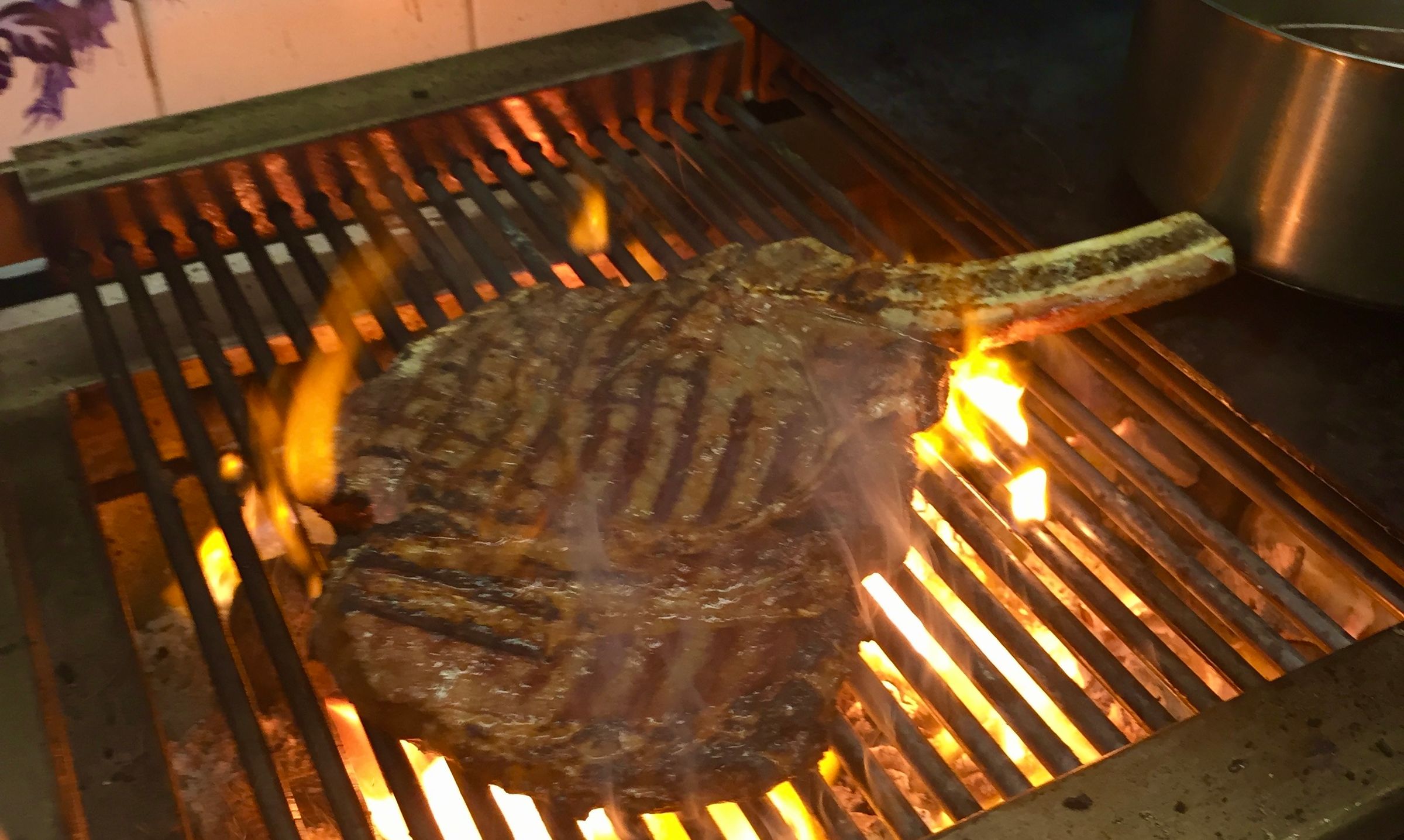 1kg Angus beef chop
