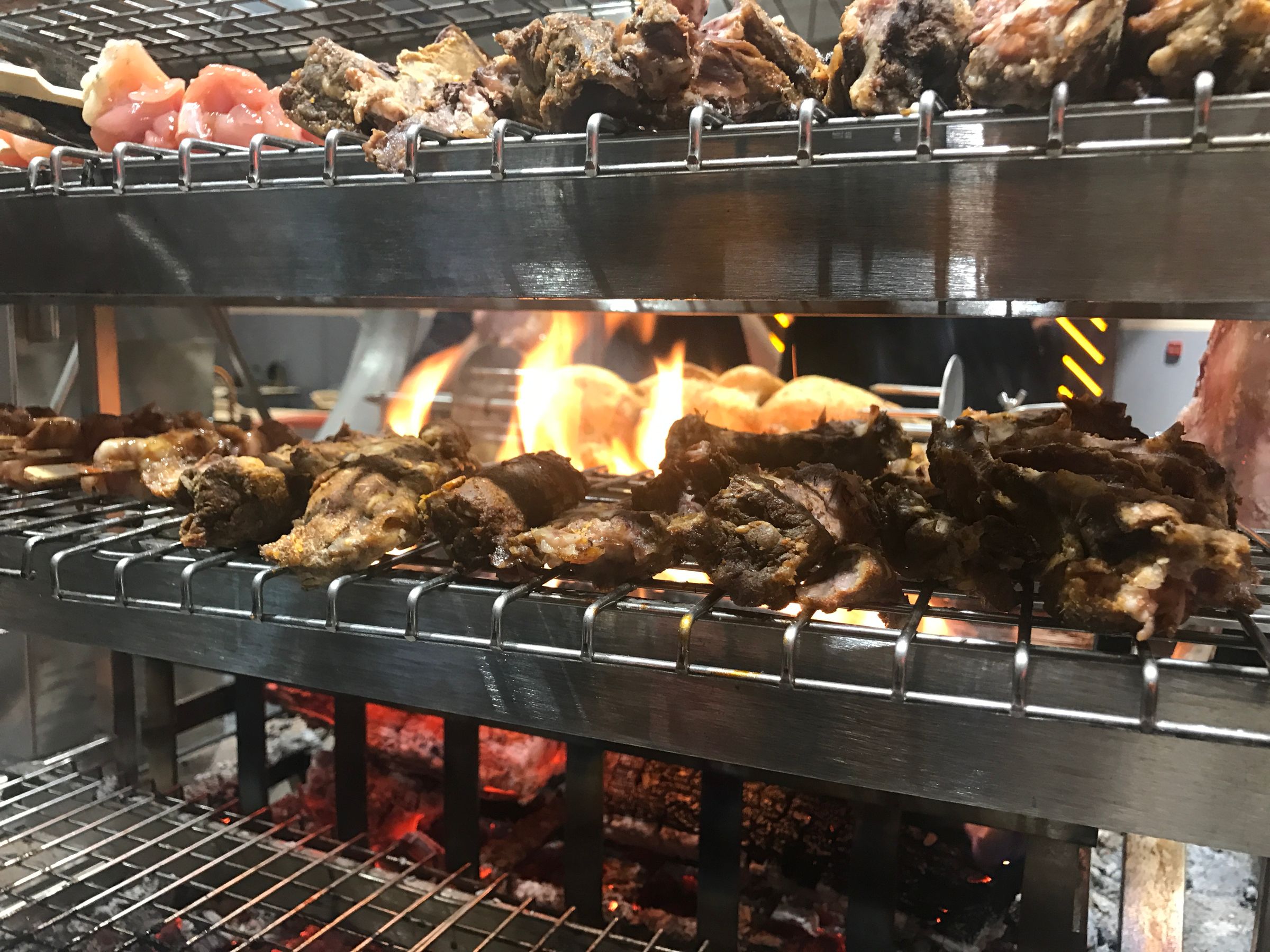 Solid fuel grill 