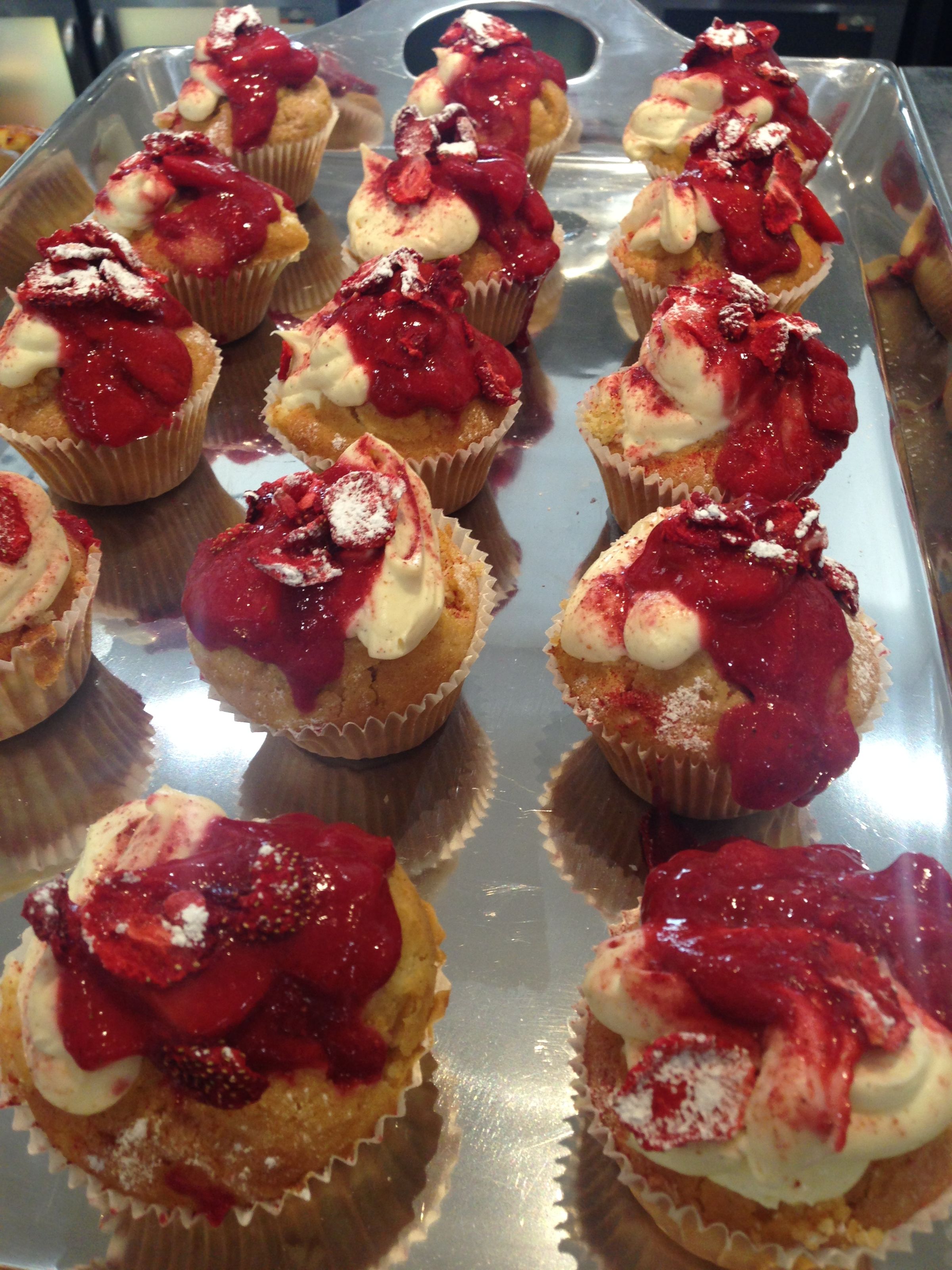 Strawberries & Cream muffins 