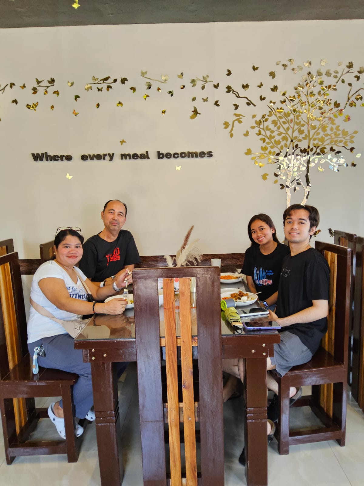 L A   C A S A   D A L I S A Y's image