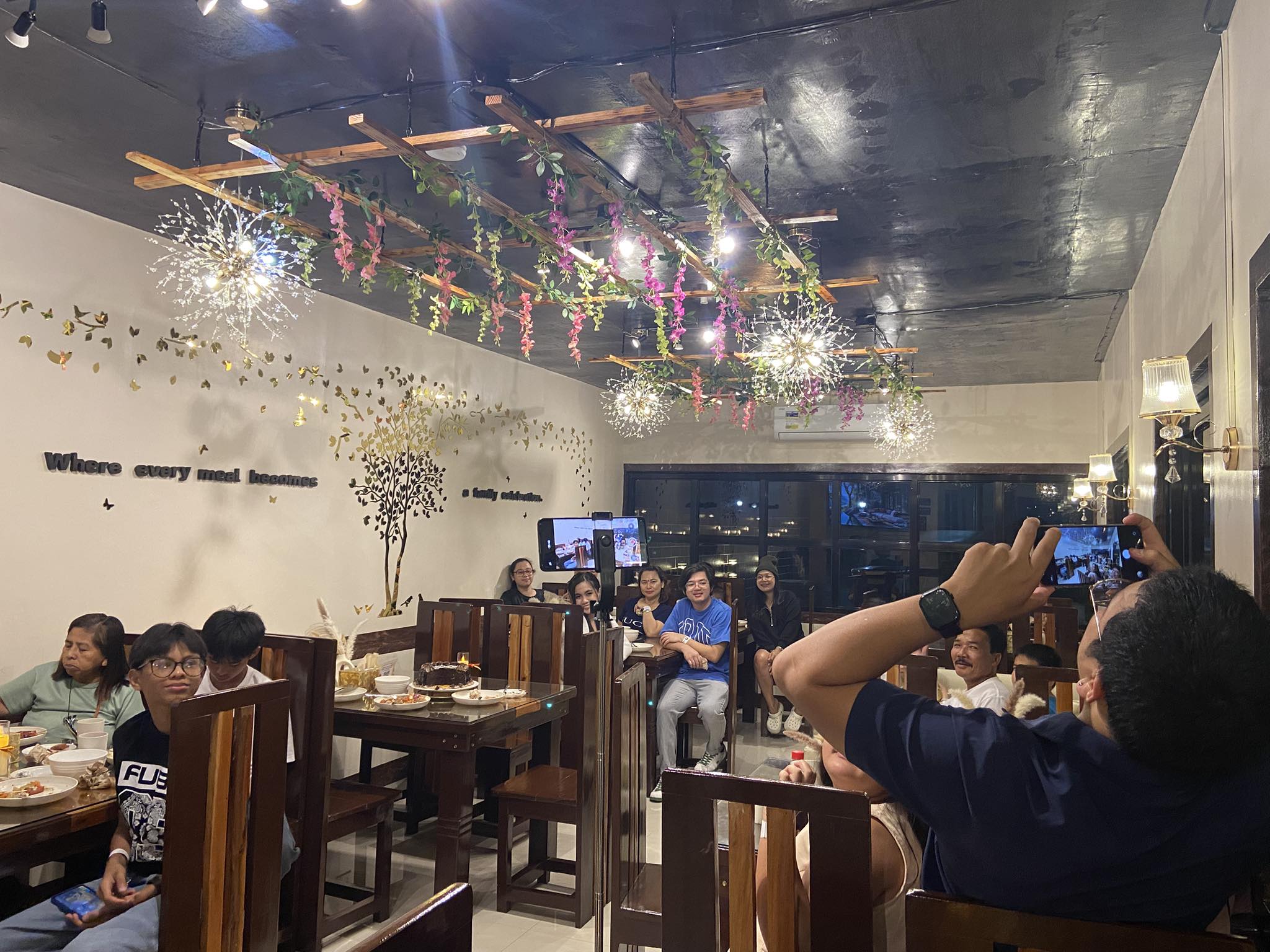 L A   C A S A   D A L I S A Y's image