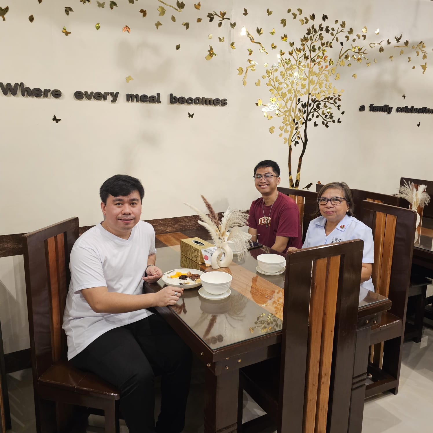 L A   C A S A   D A L I S A Y's image