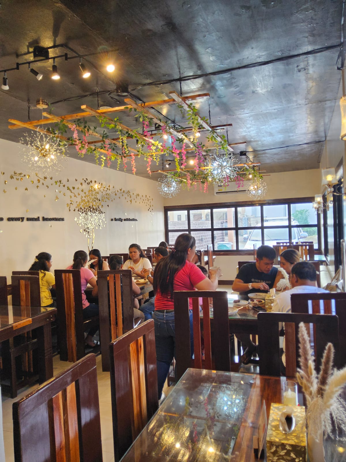 L A   C A S A   D A L I S A Y's image