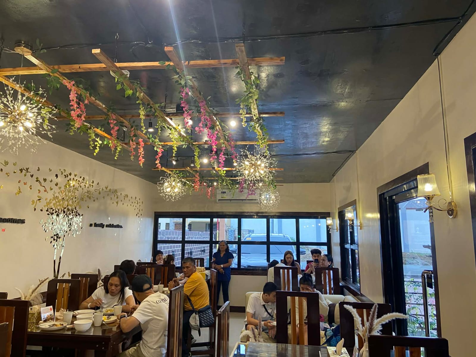 L A   C A S A   D A L I S A Y's image