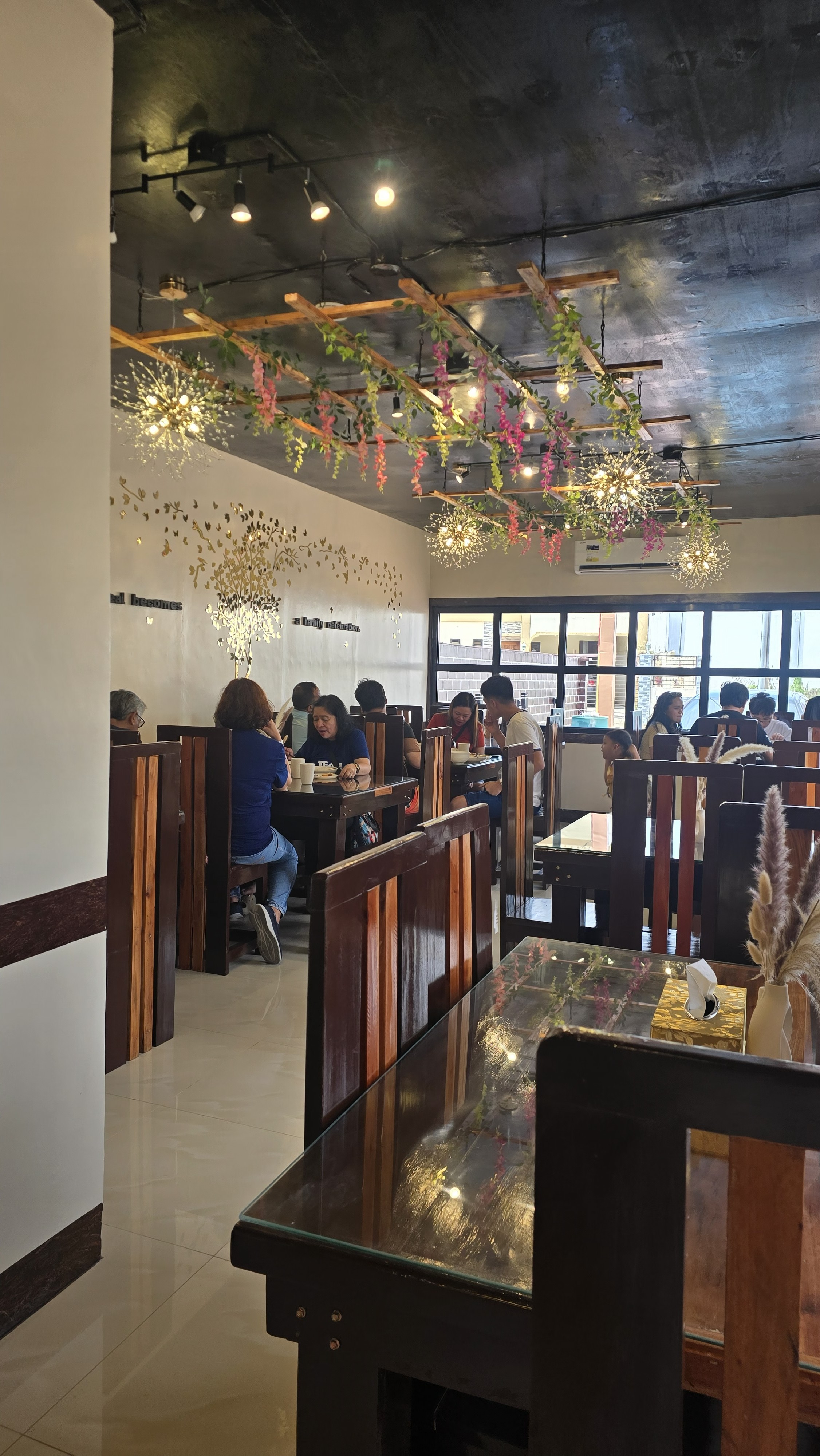 L A   C A S A   D A L I S A Y's image