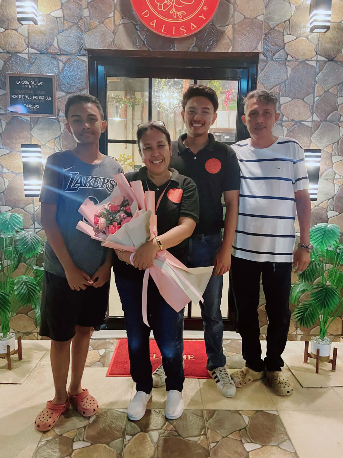 L A   C A S A   D A L I S A Y's image