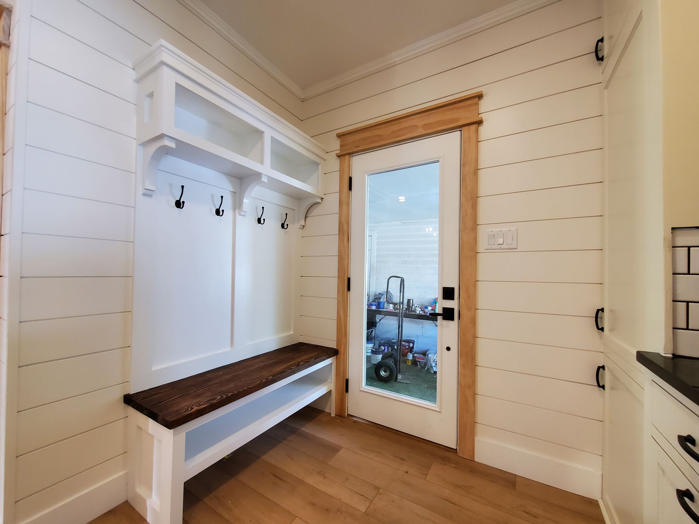 Entry Bench