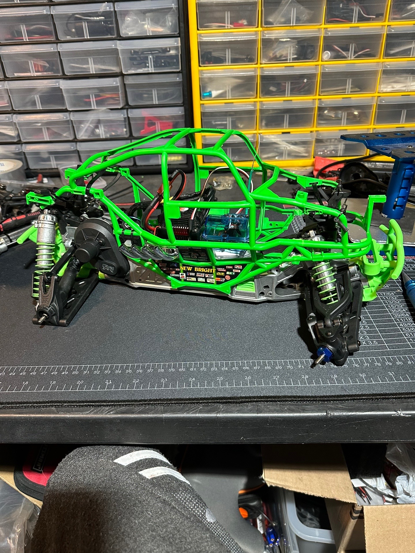 Arrma Gorgon chassis wit Grave Digger body