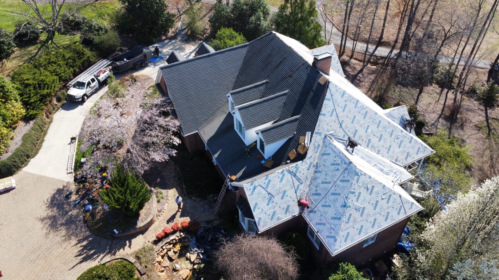 JR Roofing & Restorations's image