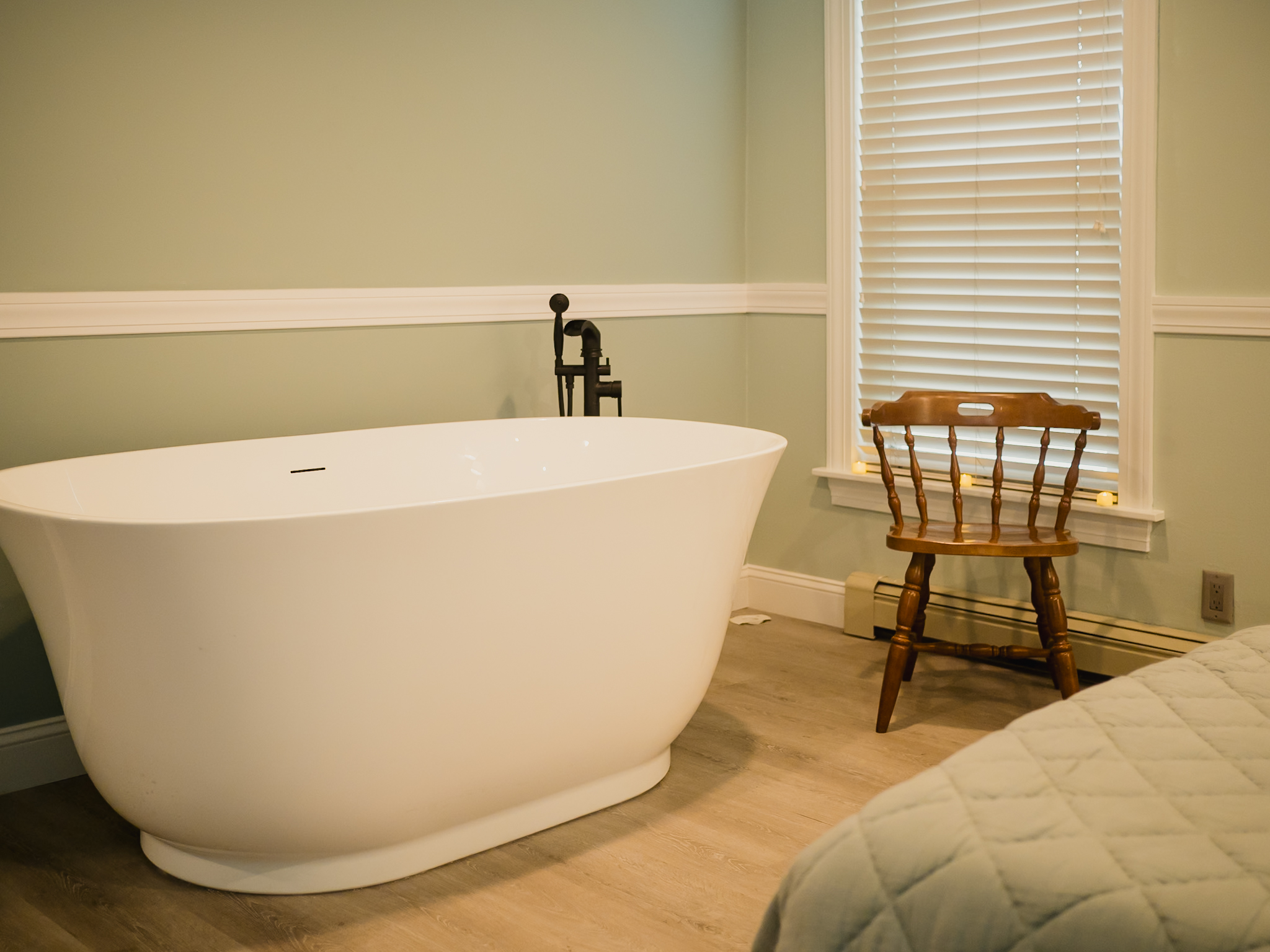 Birthing Pool with Wooden Support Person Chair (Captured by Laurie LaPorte Photography)