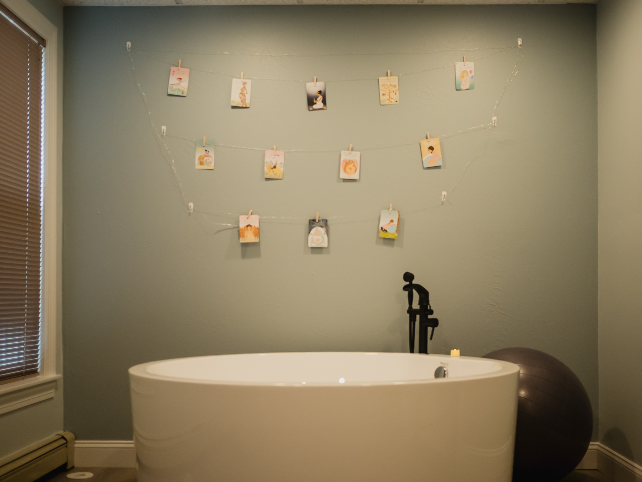 Birthing Pool with Affirmation Cards (Captured by Laurie LaPorte Photography)