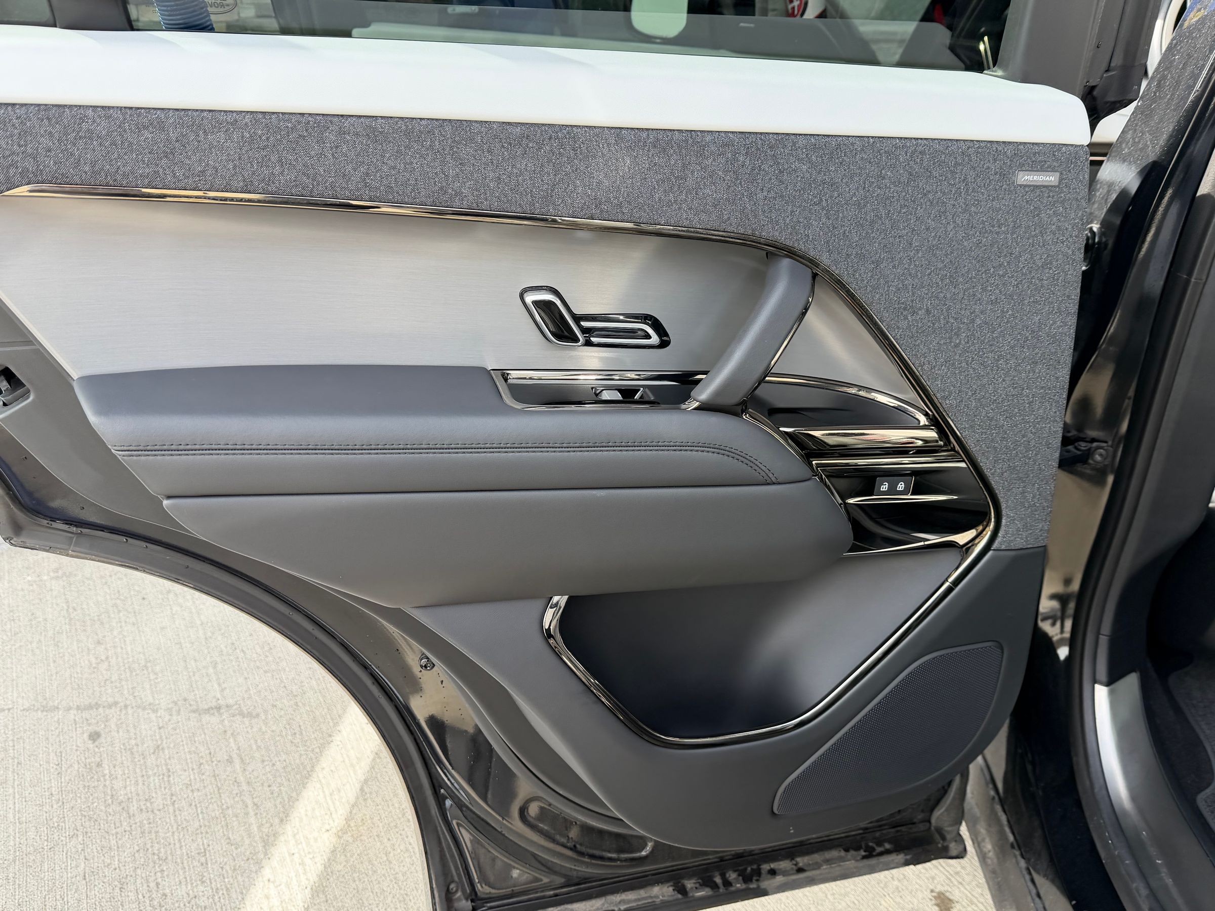 Supreme Shine's image