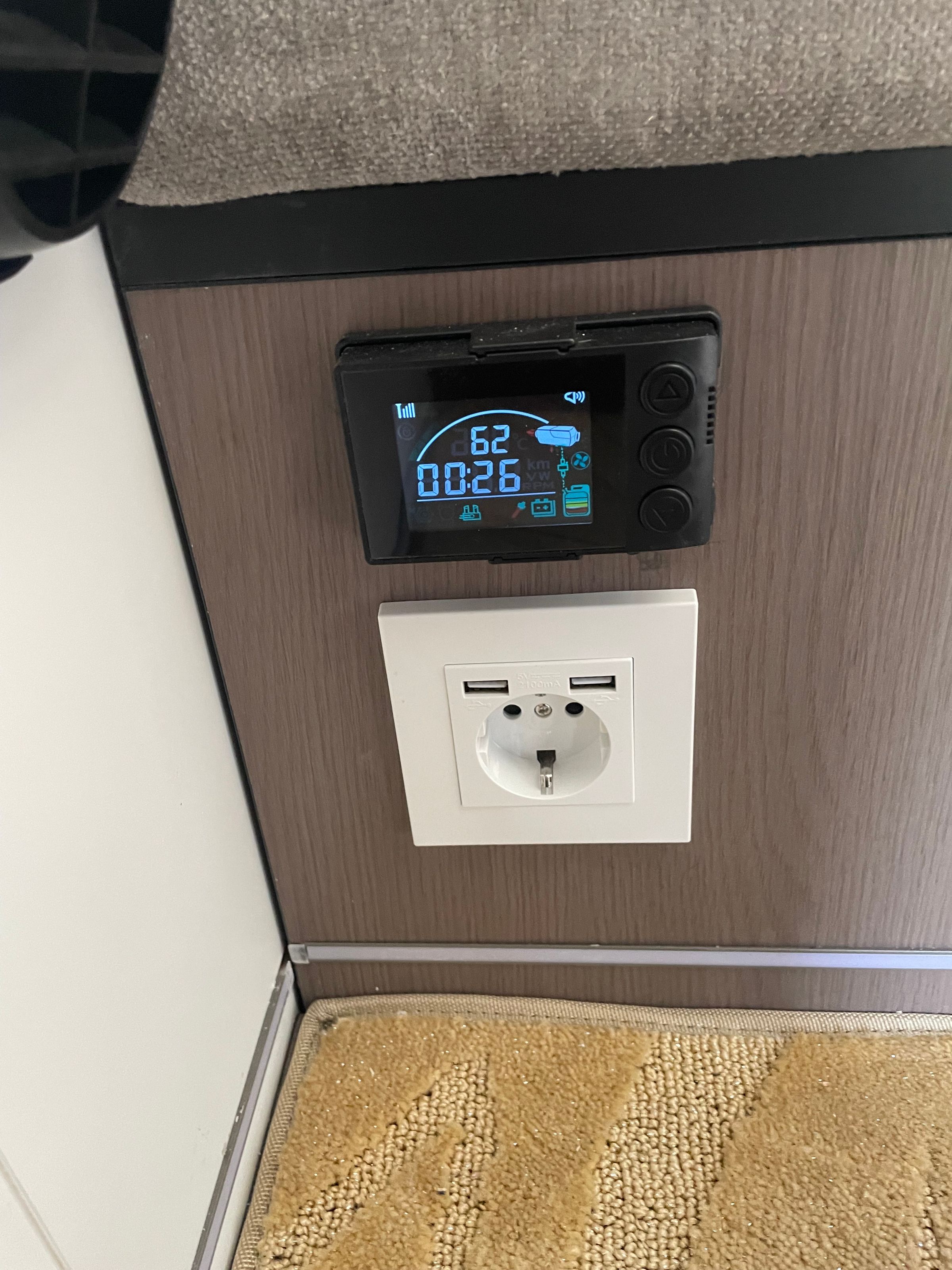 PICKUP TRUCK CAMPING's image