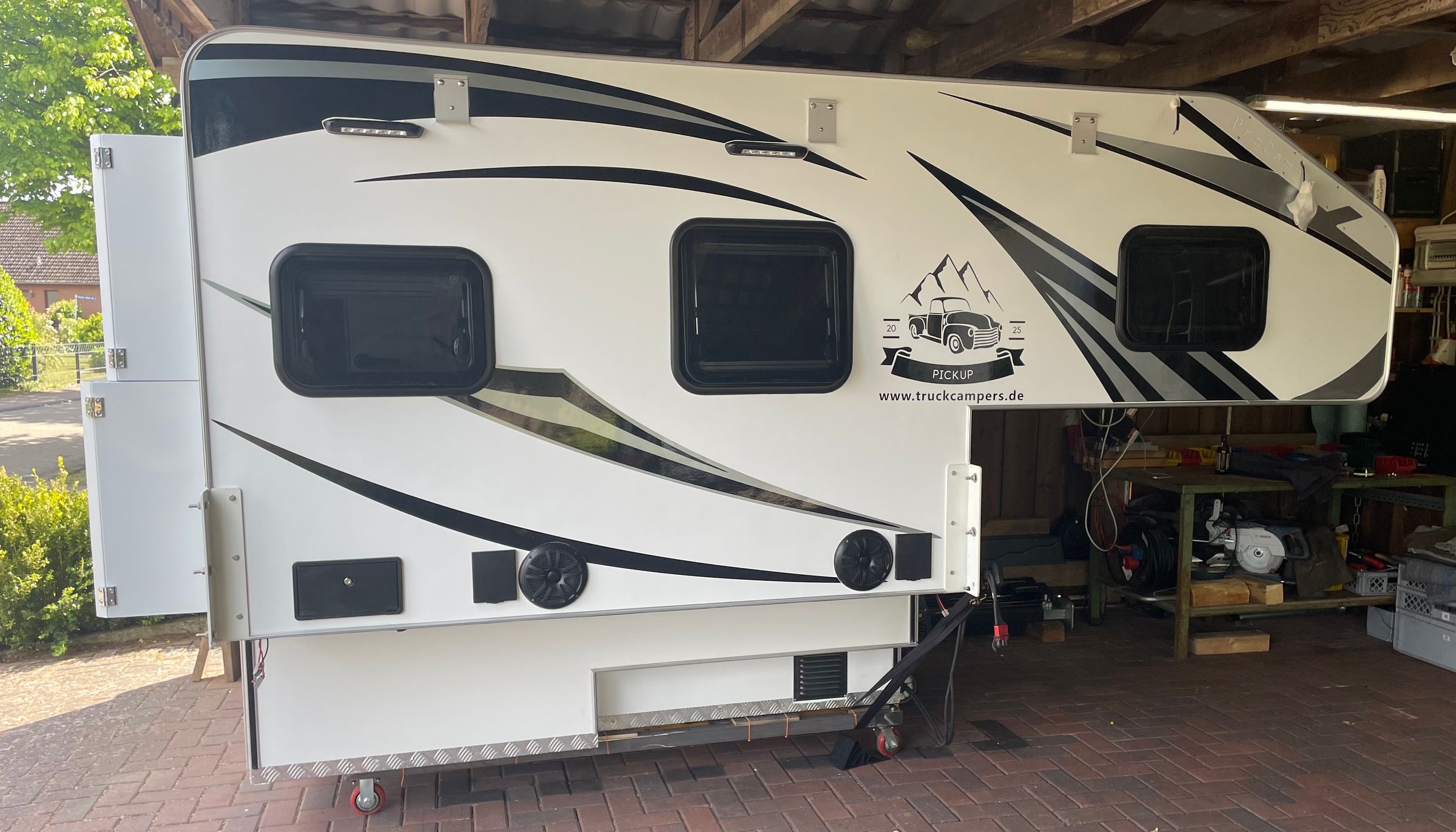 PICKUP TRUCK CAMPING's image