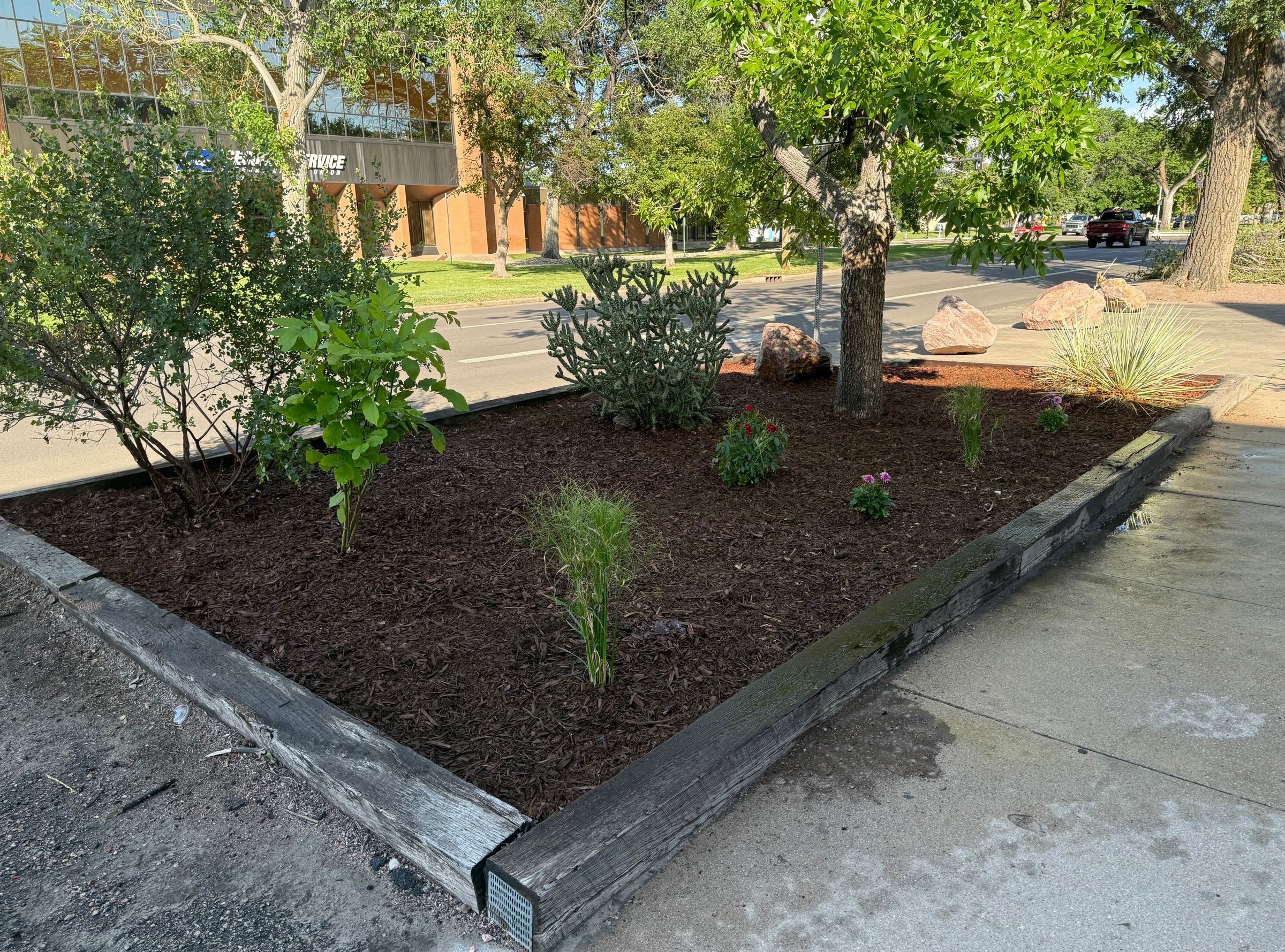 Four Valleys Landscaping's image
