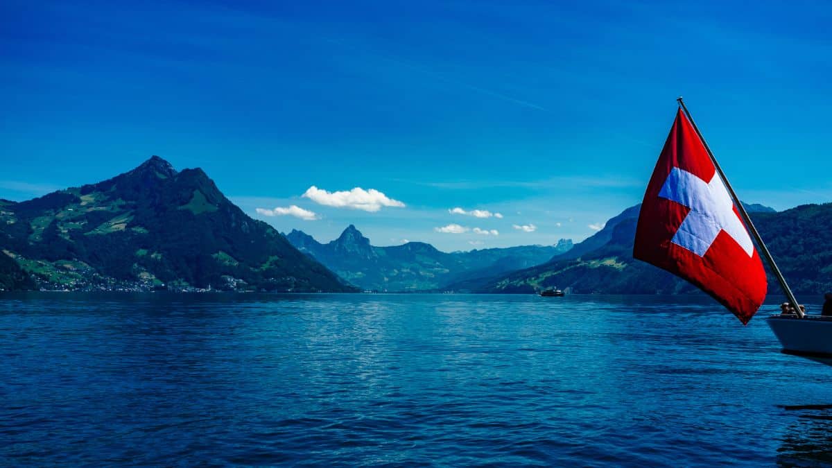 IOS HOLDING SUISSE SA's image