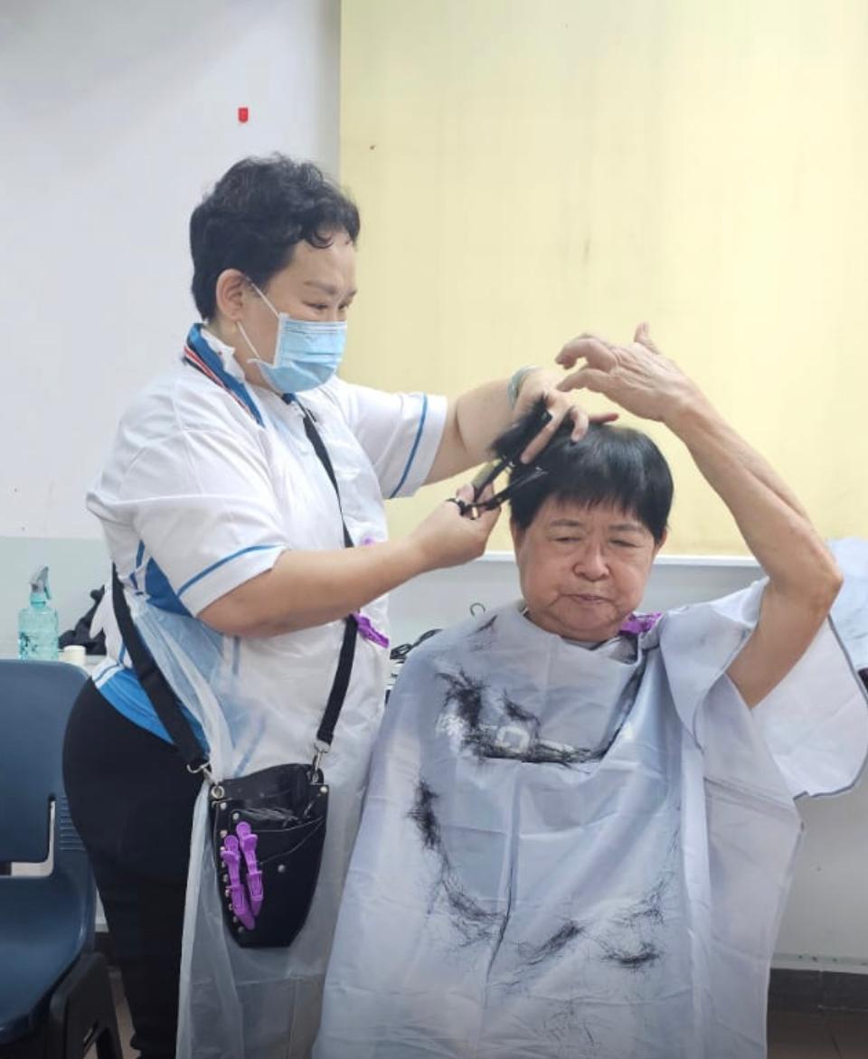 Haircut for resident