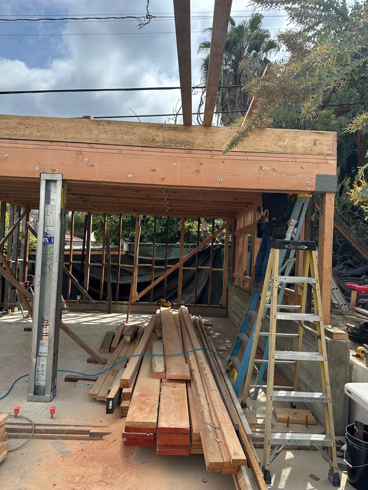 REYES CONTRACTORS CO's image