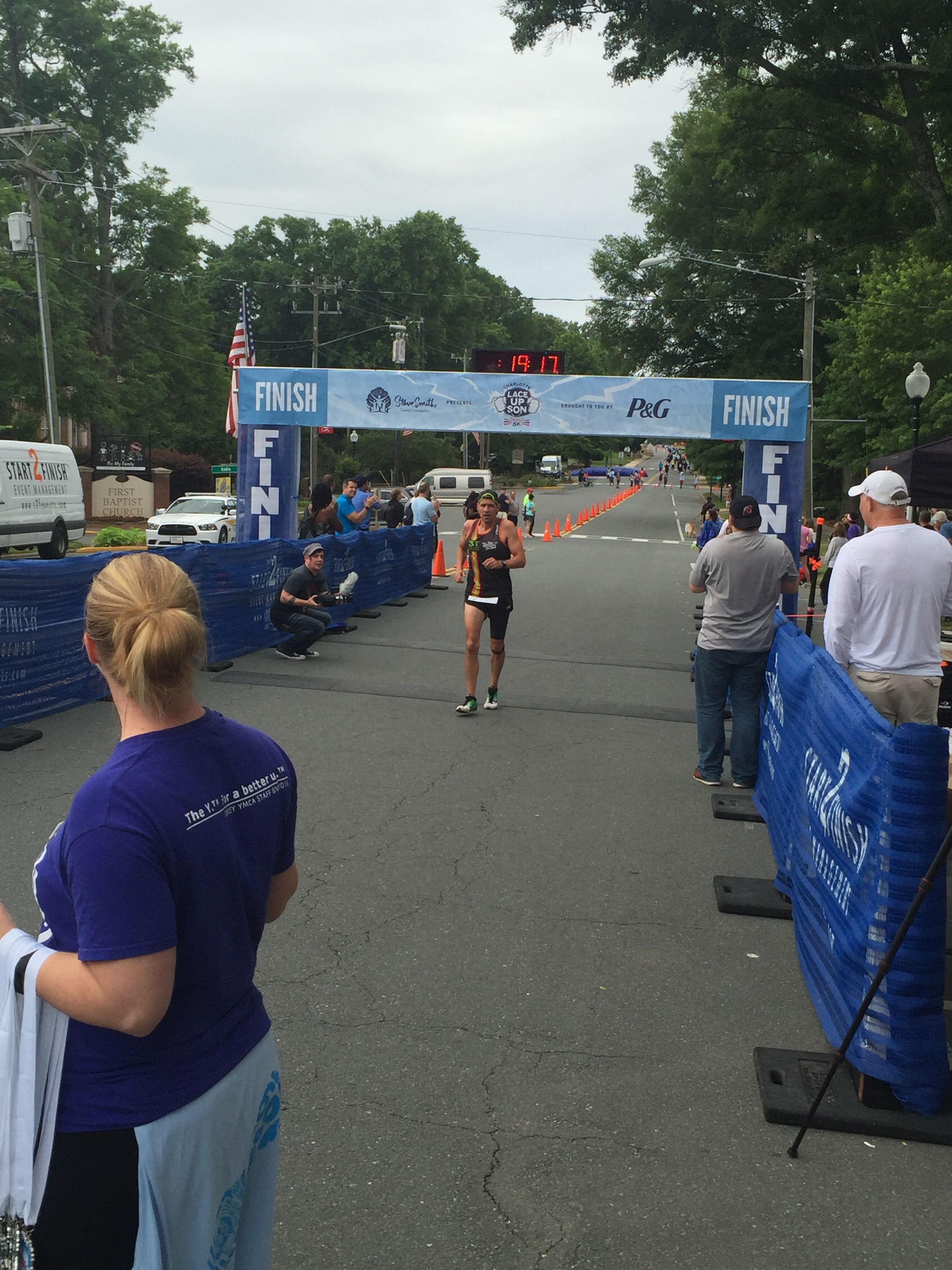 Bleu Chandelier's image